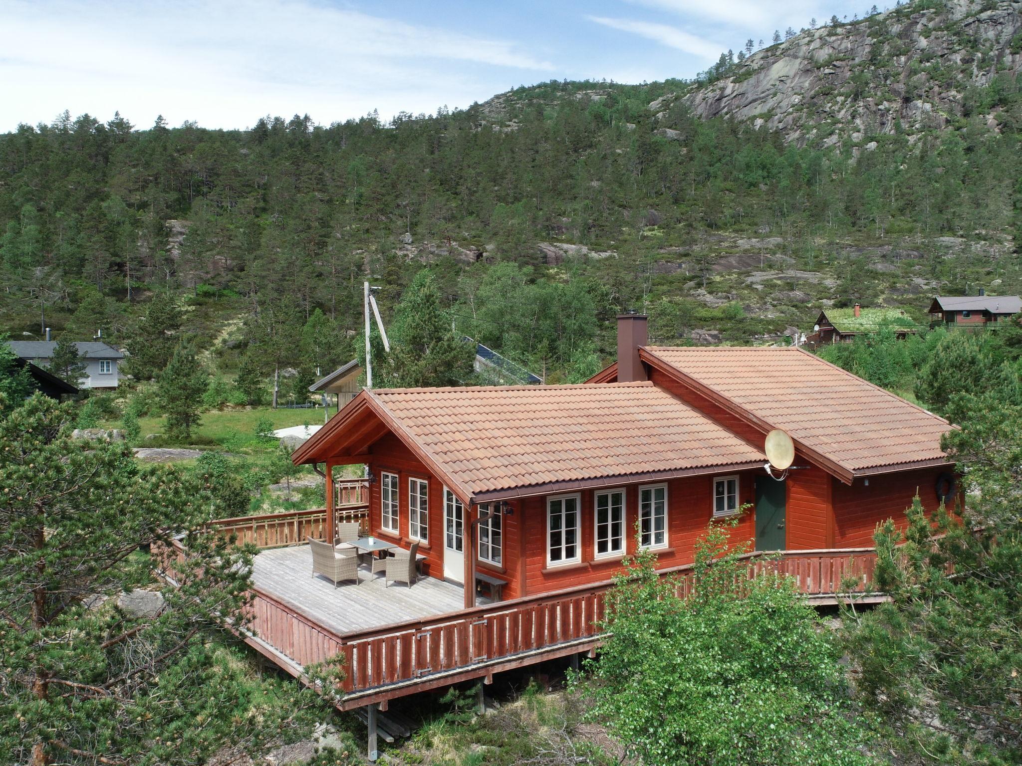 Foto 1 - Casa de 3 quartos em Fossdal com jardim e terraço