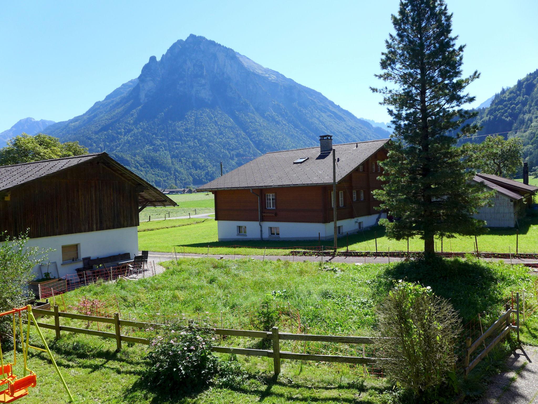 Foto 26 - Casa de 6 habitaciones en Innertkirchen con jardín y vistas a la montaña