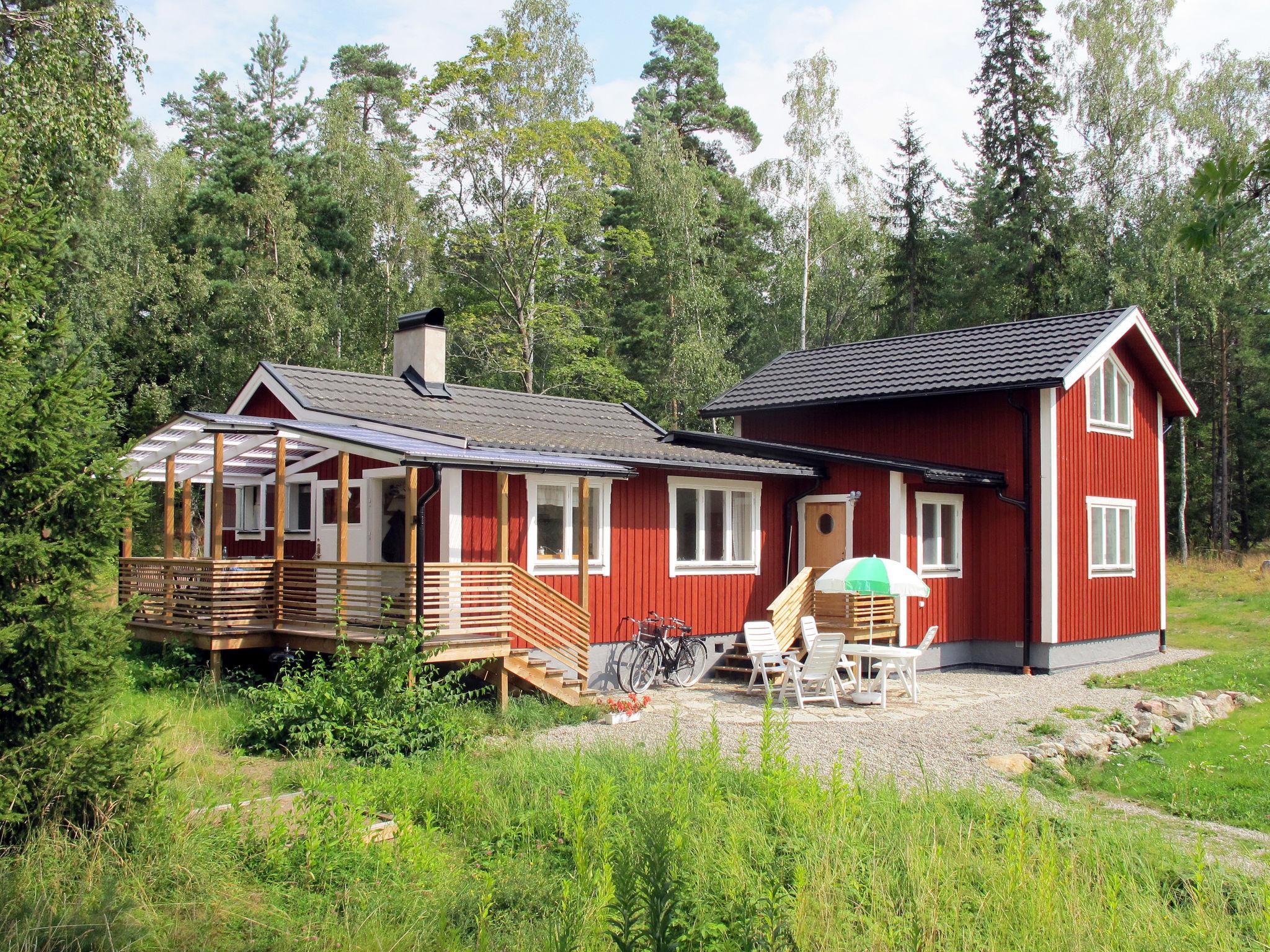 Photo 1 - Maison de 3 chambres à Adelsö avec jardin