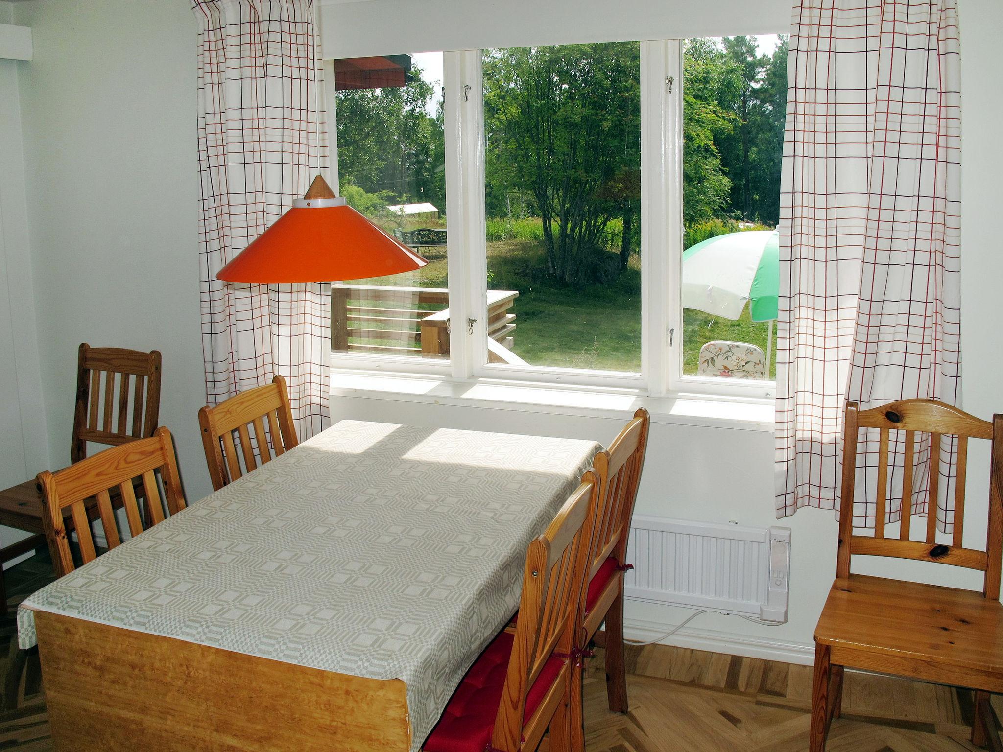 Foto 9 - Haus mit 3 Schlafzimmern in Adelsö mit garten