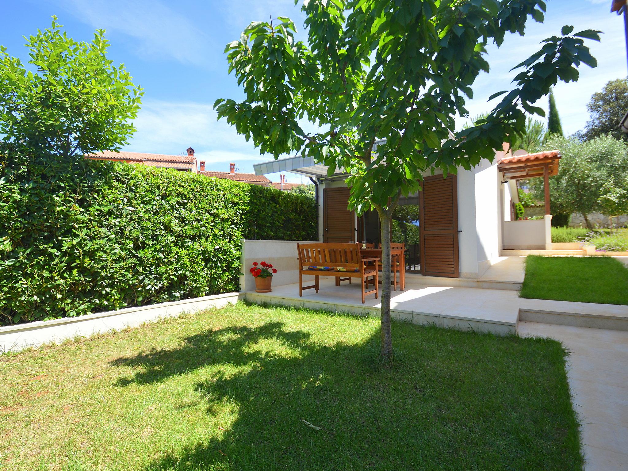 Photo 10 - Maison de 1 chambre à Pula avec piscine et jardin