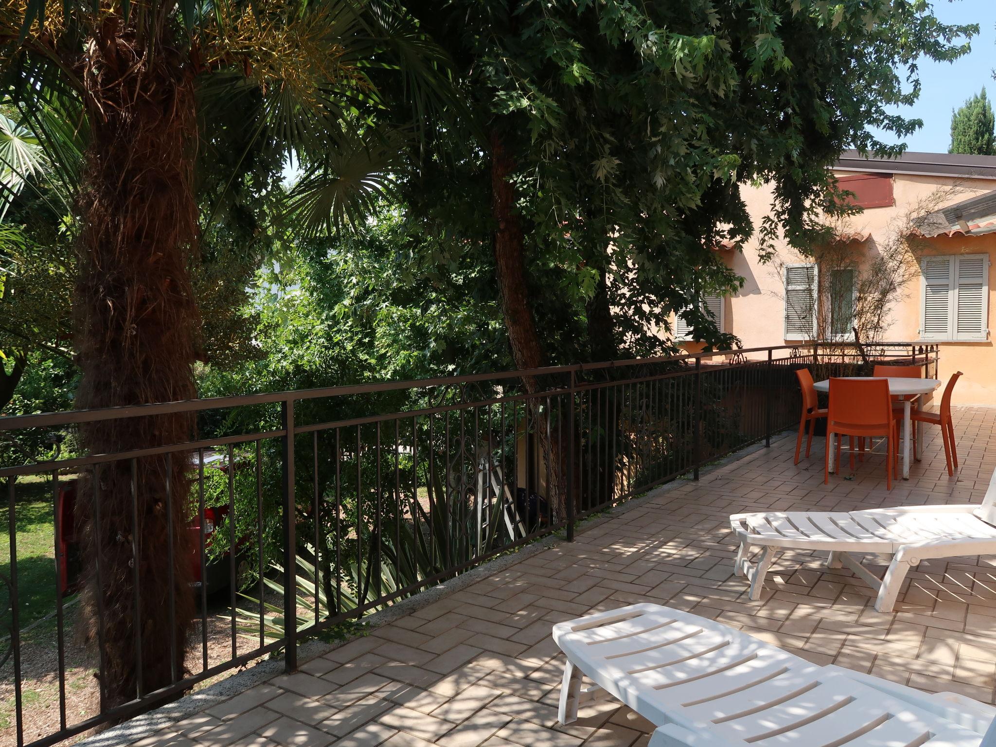 Photo 2 - Maison de 1 chambre à Invorio avec jardin et vues sur la montagne