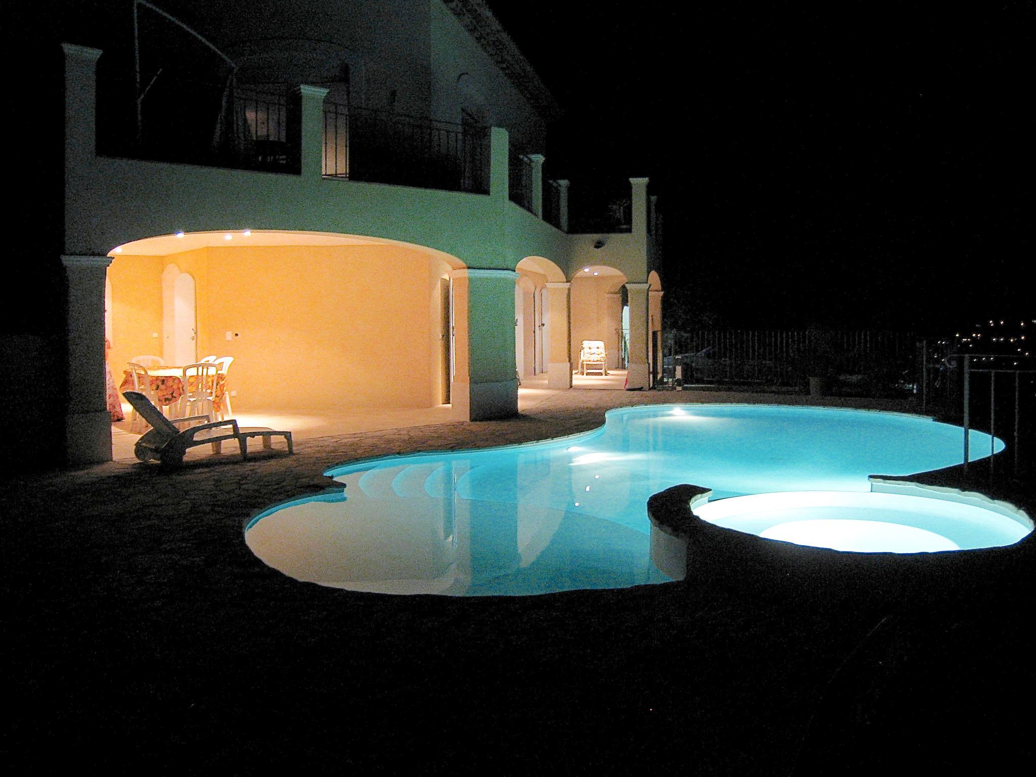 Photo 26 - Maison de 4 chambres à Roquebrune-sur-Argens avec piscine privée et vues à la mer