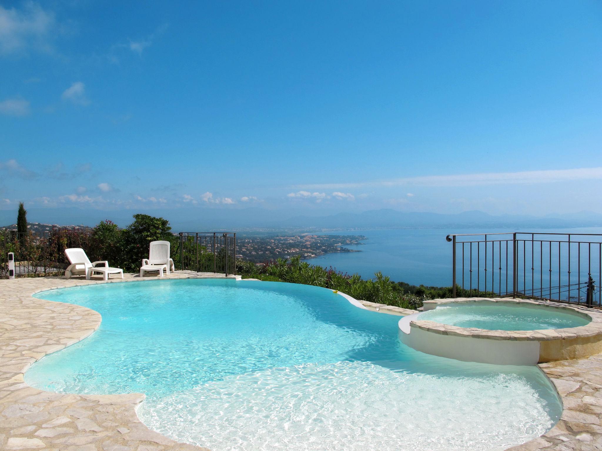 Photo 24 - Maison de 4 chambres à Roquebrune-sur-Argens avec piscine privée et jardin