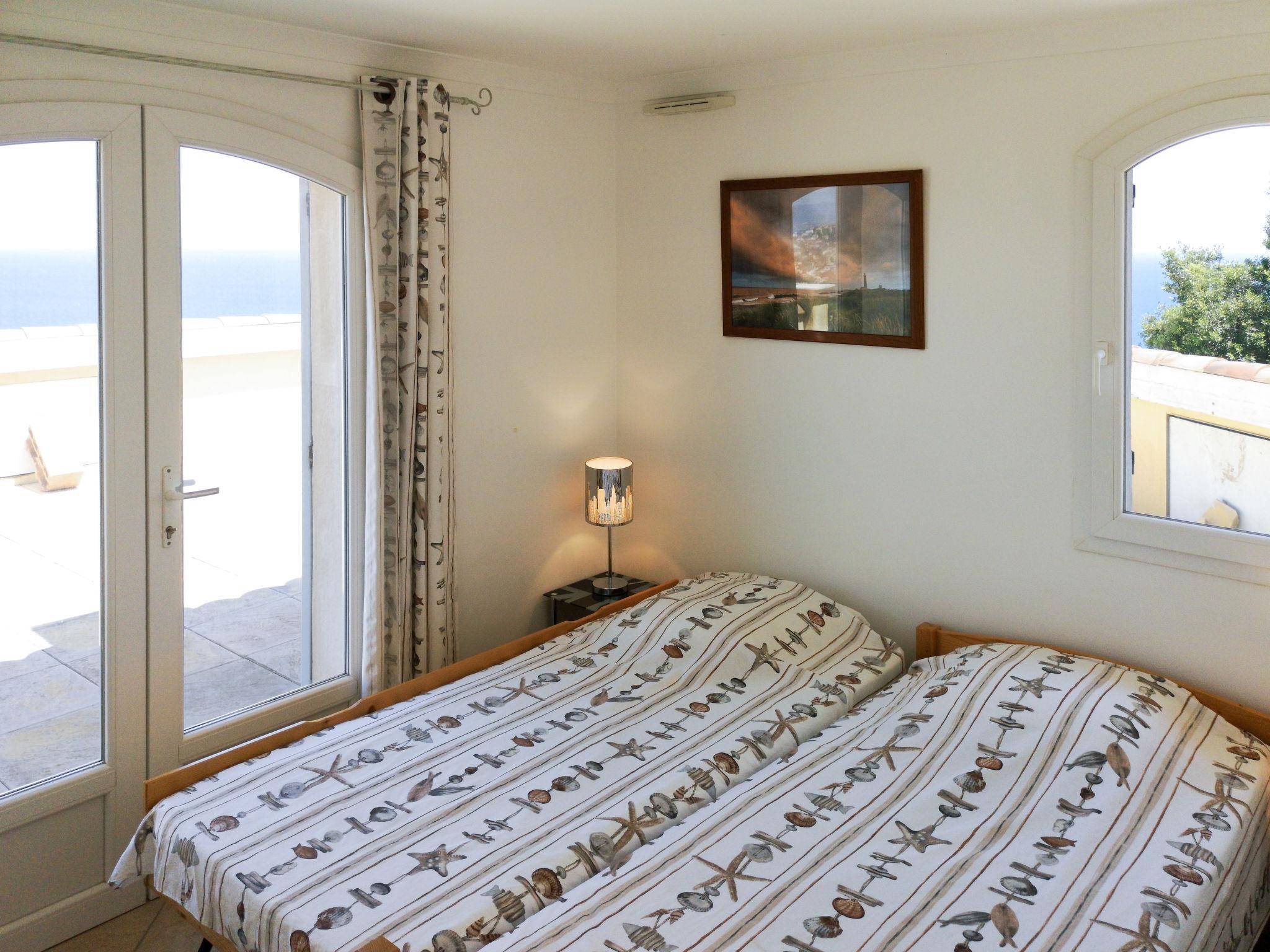 Foto 12 - Casa de 4 habitaciones en Roquebrune-sur-Argens con piscina privada y vistas al mar