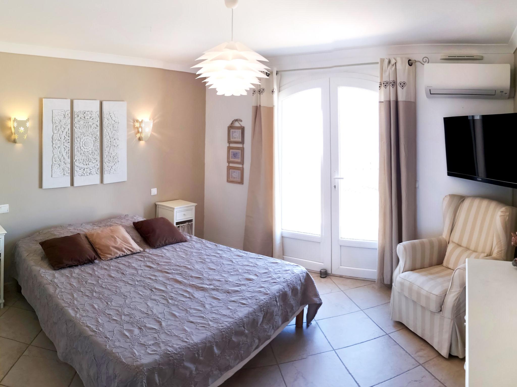 Foto 11 - Casa con 4 camere da letto a Roquebrune-sur-Argens con piscina privata e vista mare