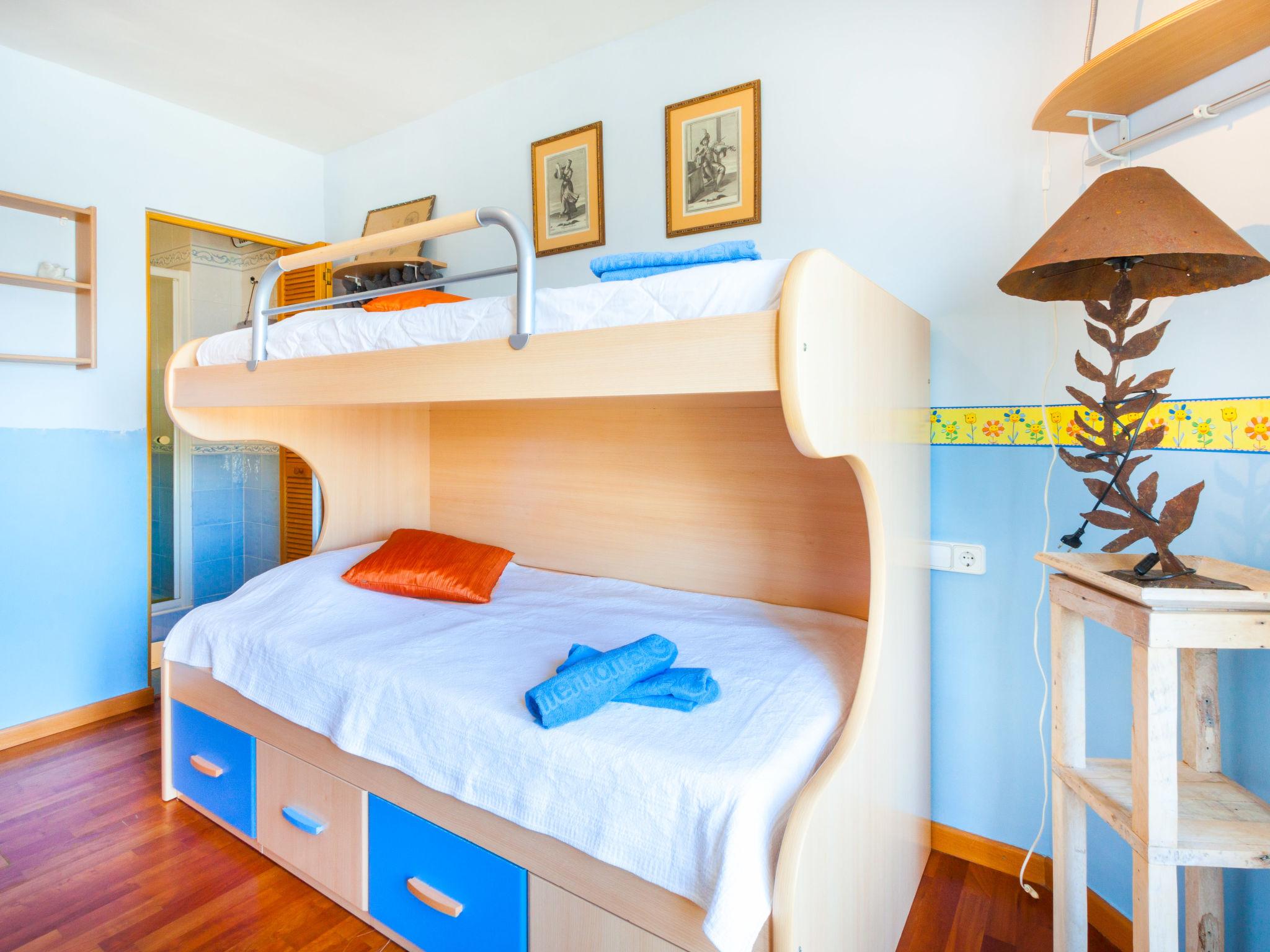 Foto 14 - Apartment mit 2 Schlafzimmern in Castelló d'Empúries mit terrasse und blick aufs meer