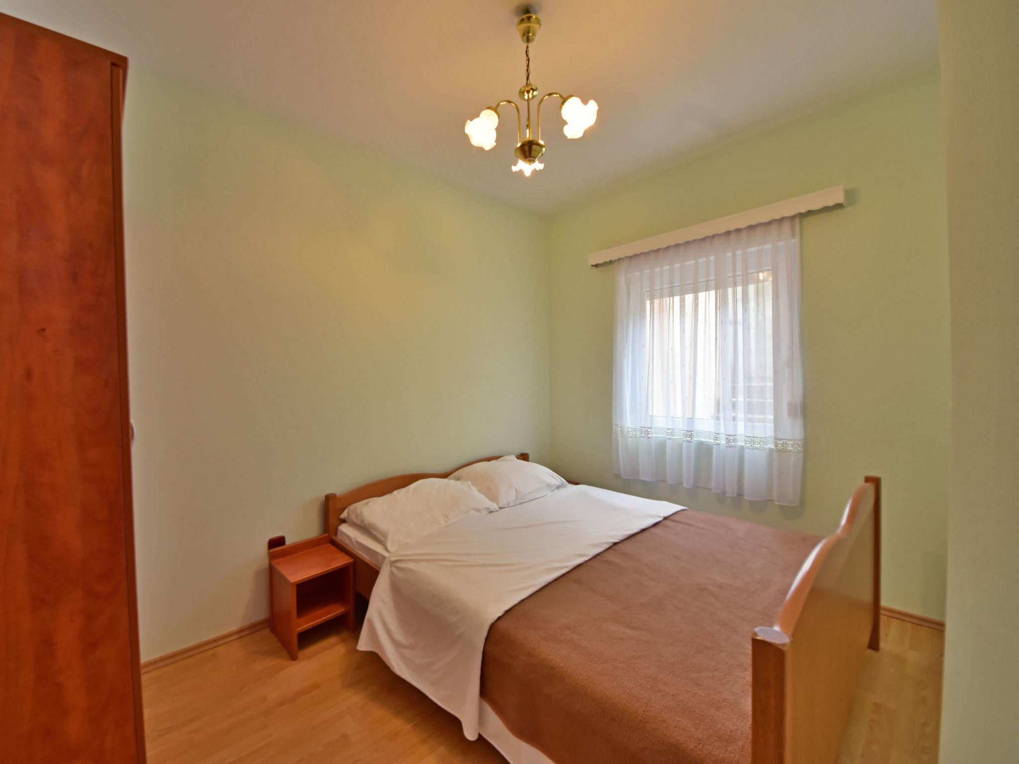 Photo 5 - 3 bedroom Apartment in Karlobag with swimming pool and terrace