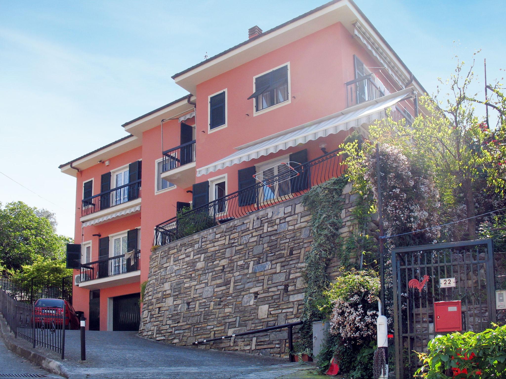 Photo 1 - Appartement de 2 chambres à Imperia avec jardin et terrasse