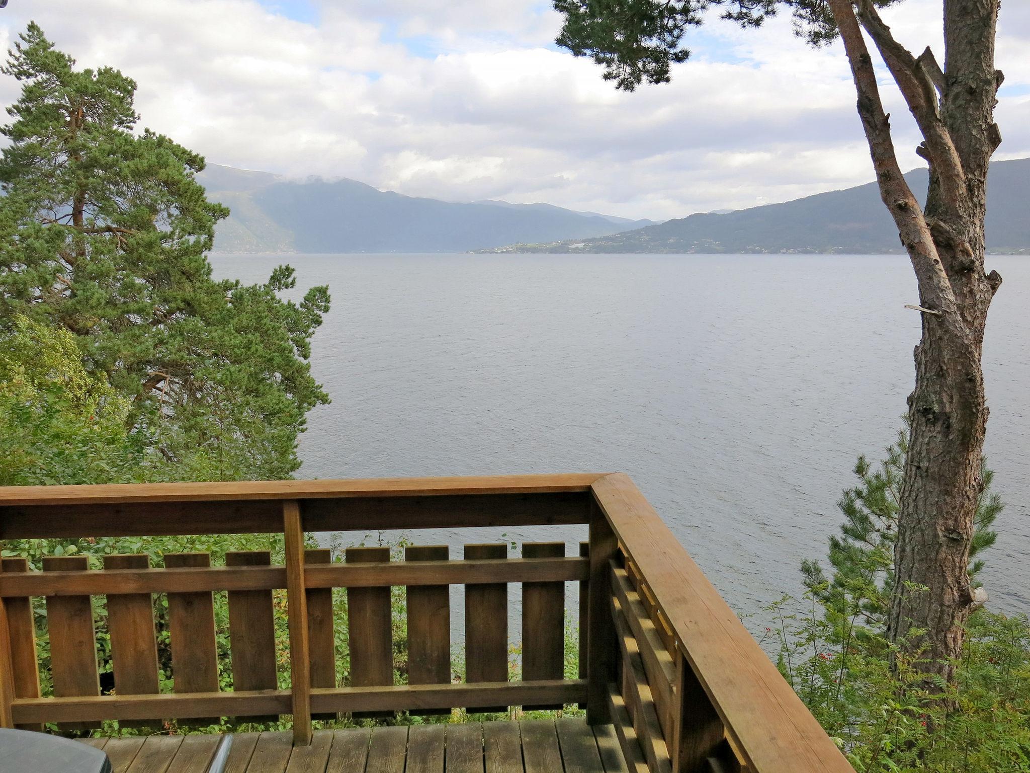 Foto 6 - Casa de 3 habitaciones en Balestrand con jardín y terraza