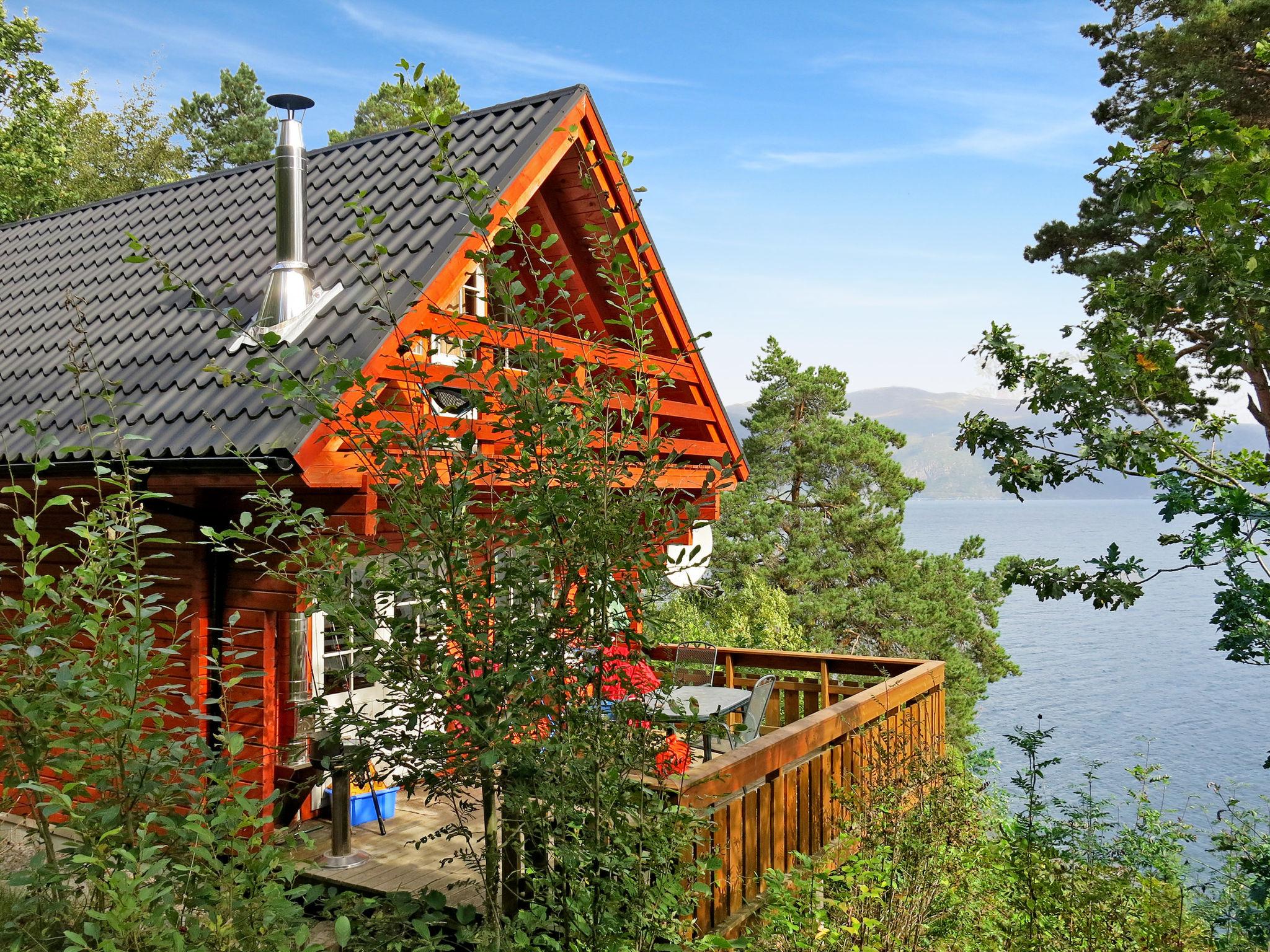 Photo 1 - Maison de 3 chambres à Balestrand avec terrasse et sauna
