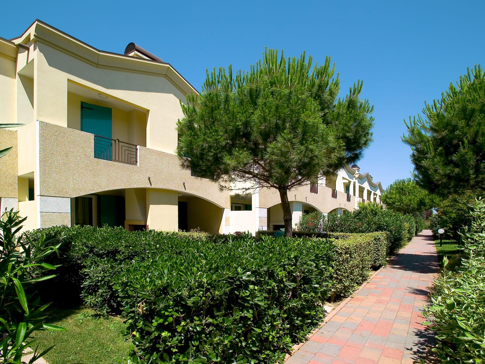 Foto 1 - Haus mit 2 Schlafzimmern in San Michele al Tagliamento mit schwimmbad und blick aufs meer