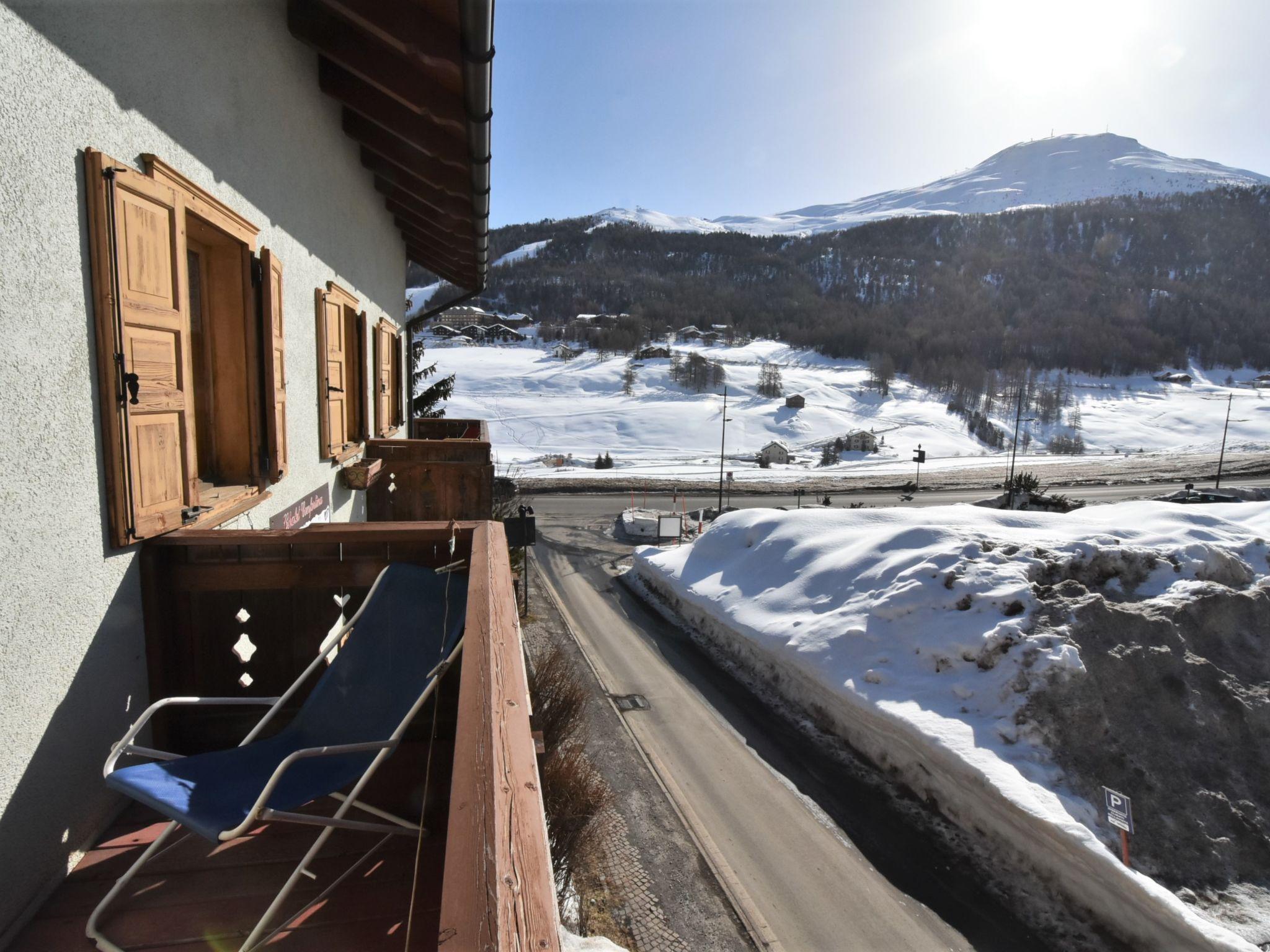 Photo 24 - Appartement de 3 chambres à Livigno avec jardin et vues sur la montagne