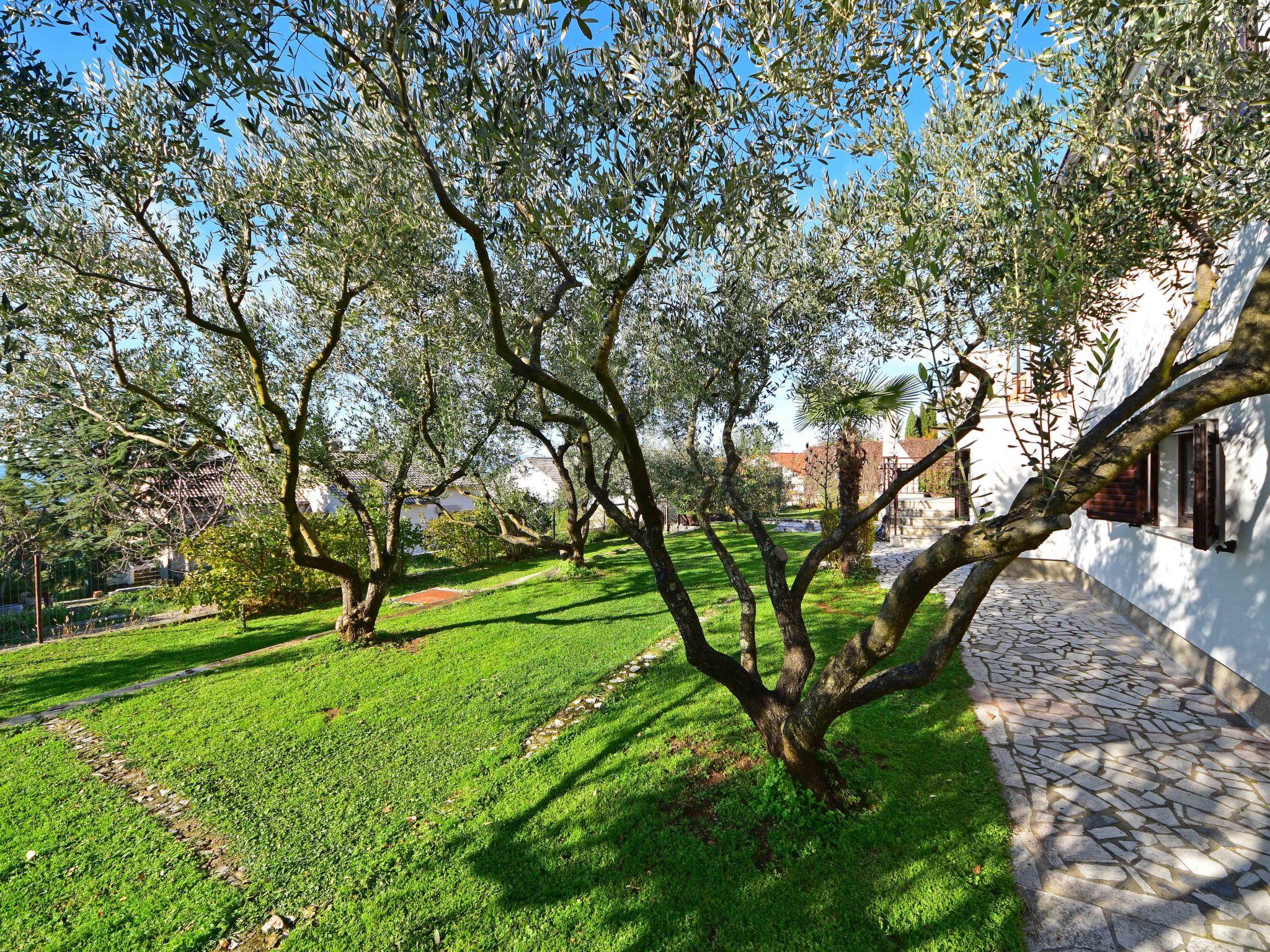 Photo 21 - Appartement de 2 chambres à Omišalj avec piscine privée et vues à la mer