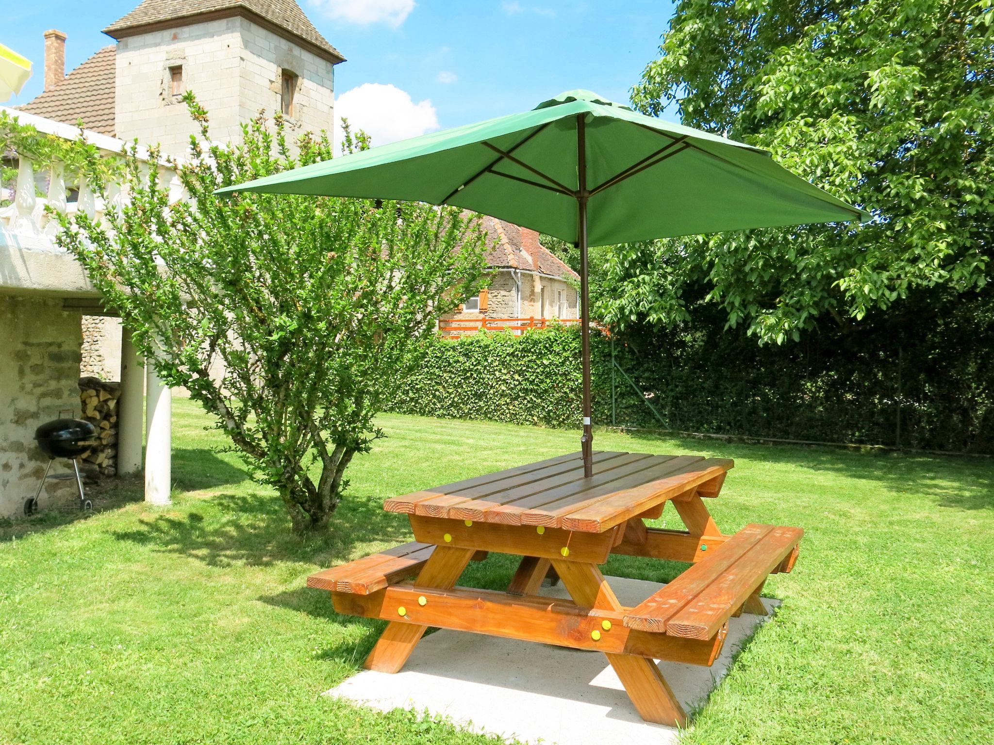 Photo 9 - Maison de 1 chambre à Épertully avec piscine privée et jardin