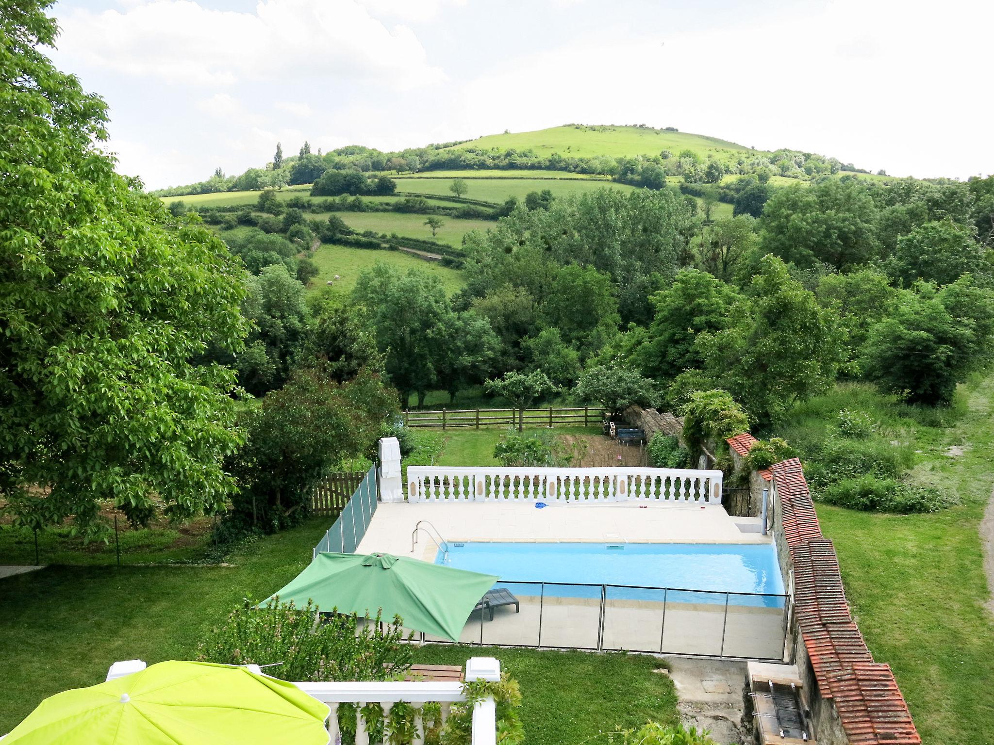 Foto 6 - Casa de 1 quarto em Épertully com piscina privada e jardim