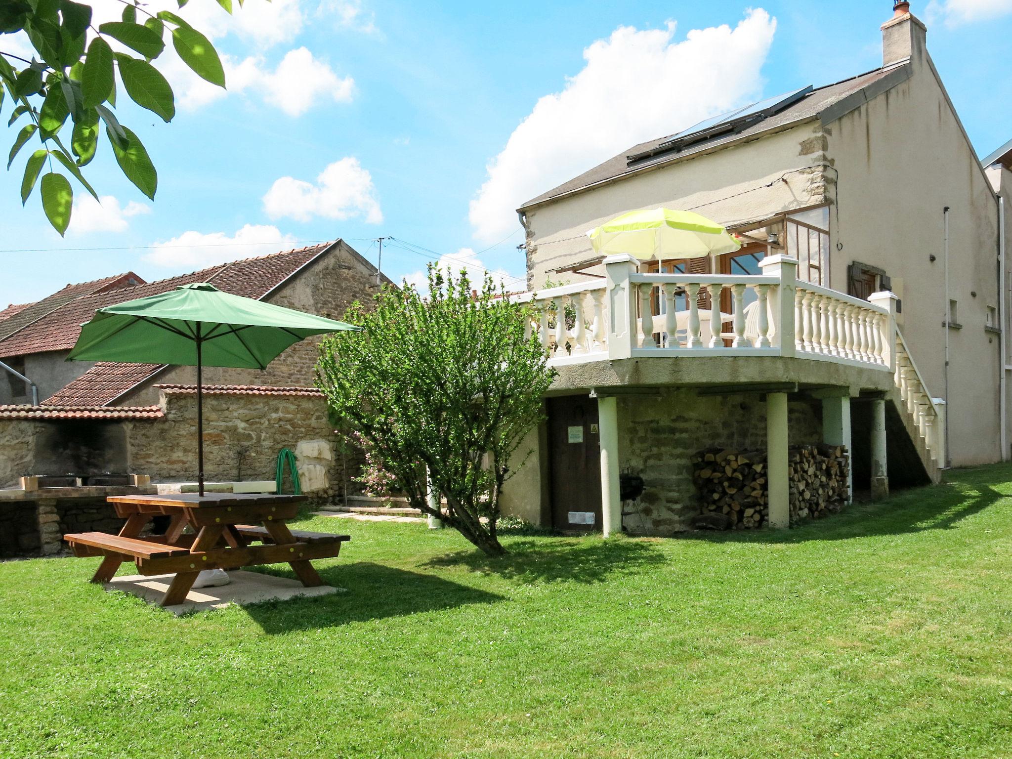 Photo 7 - Maison de 1 chambre à Épertully avec piscine privée et jardin