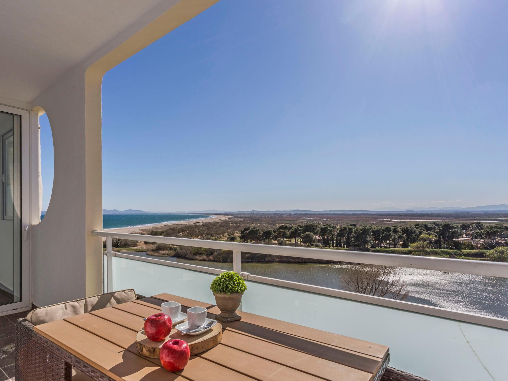 Foto 1 - Apartamento de 2 habitaciones en Castelló d'Empúries con jardín y vistas al mar