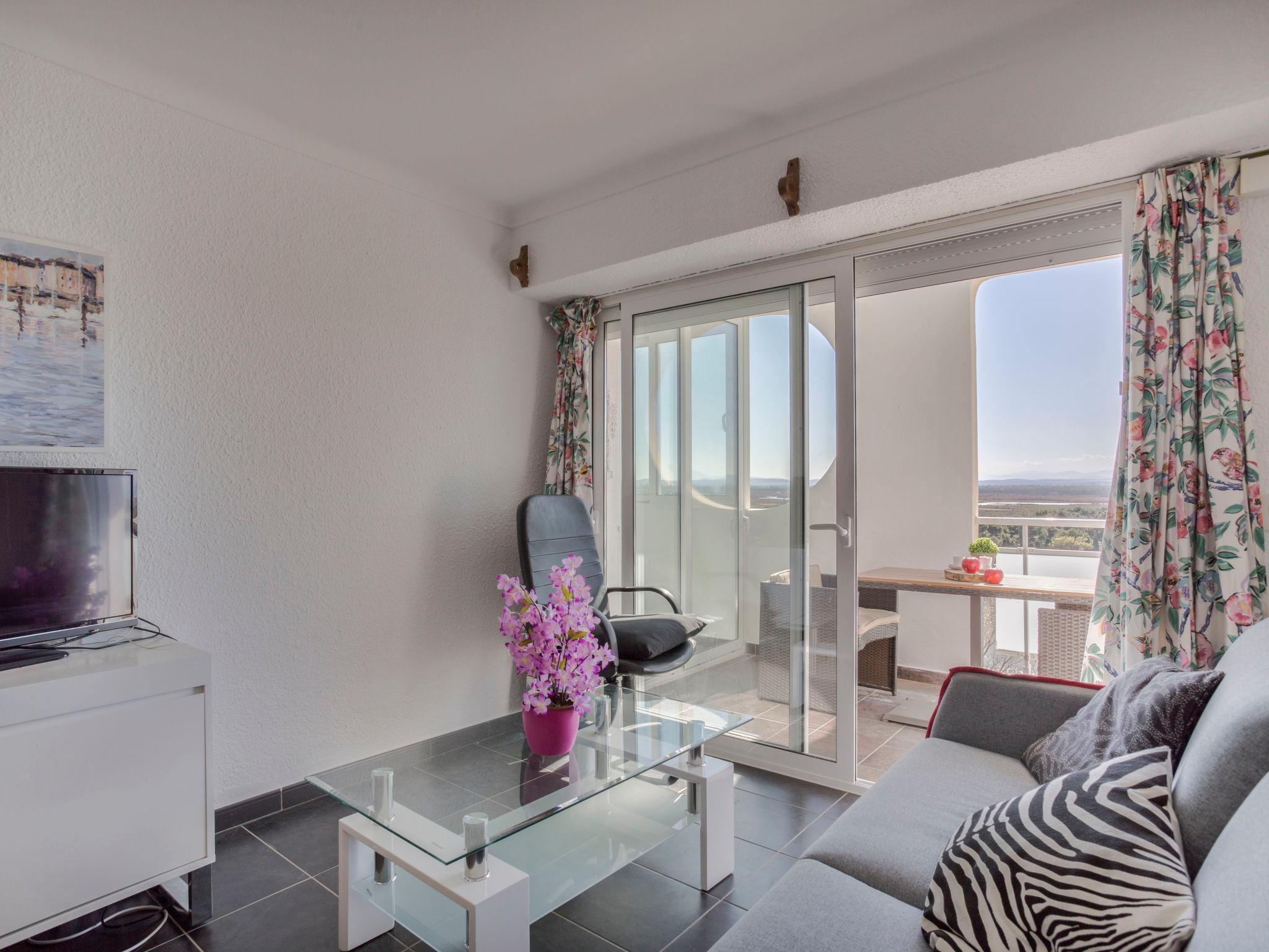 Foto 2 - Apartamento de 2 quartos em Castelló d'Empúries com jardim e vistas do mar