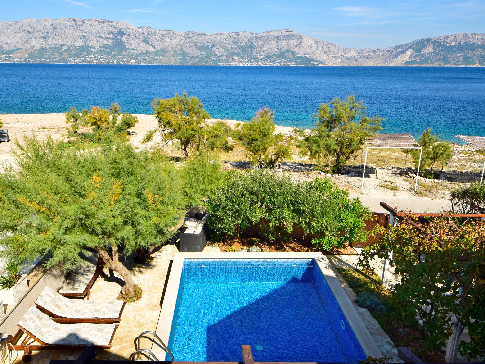 Photo 1 - Maison de 4 chambres à Selca avec piscine privée et vues à la mer