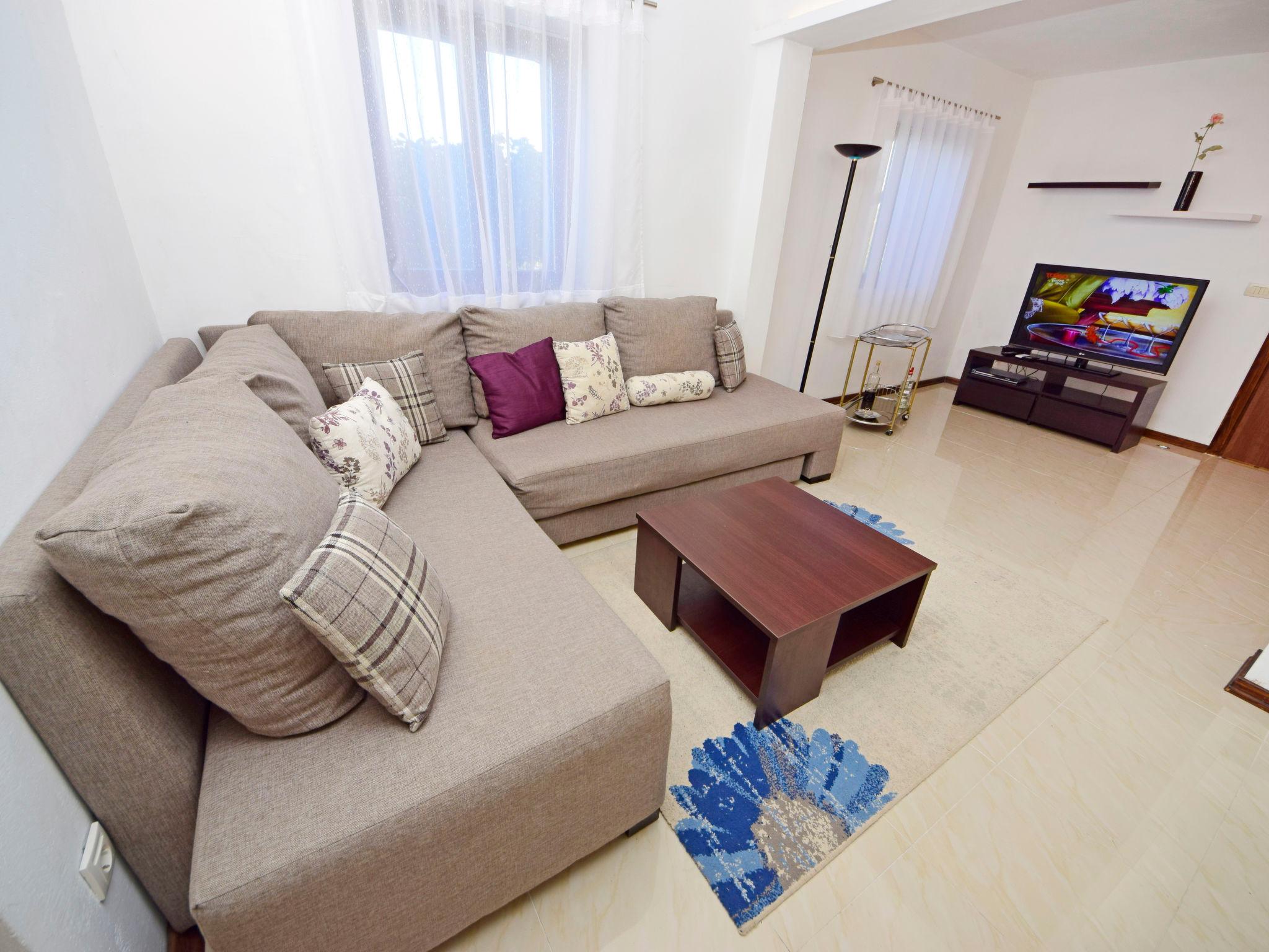 Photo 6 - 4 bedroom House in Selca with private pool and sea view