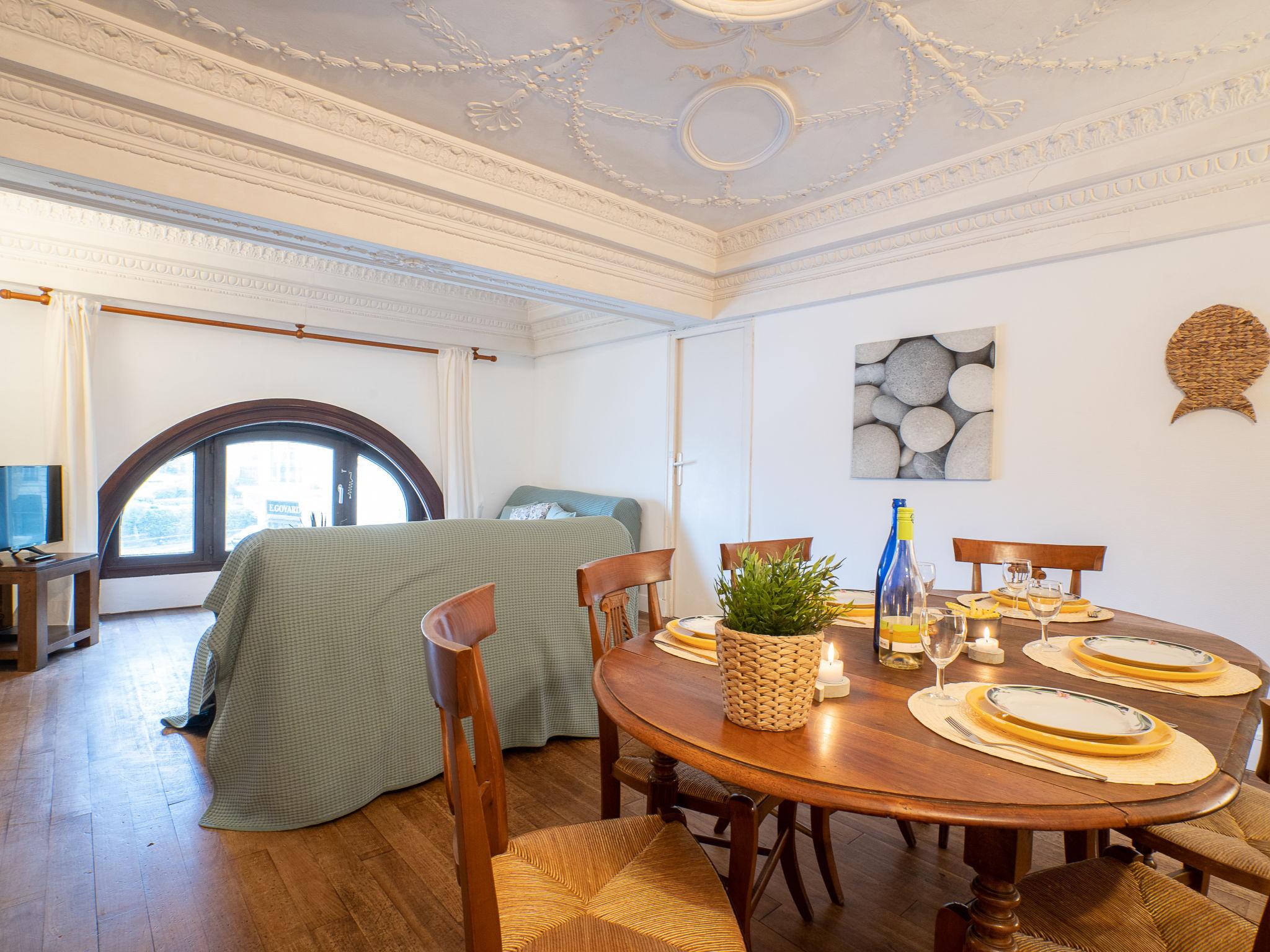 Foto 6 - Appartamento con 2 camere da letto a Biarritz con vista mare