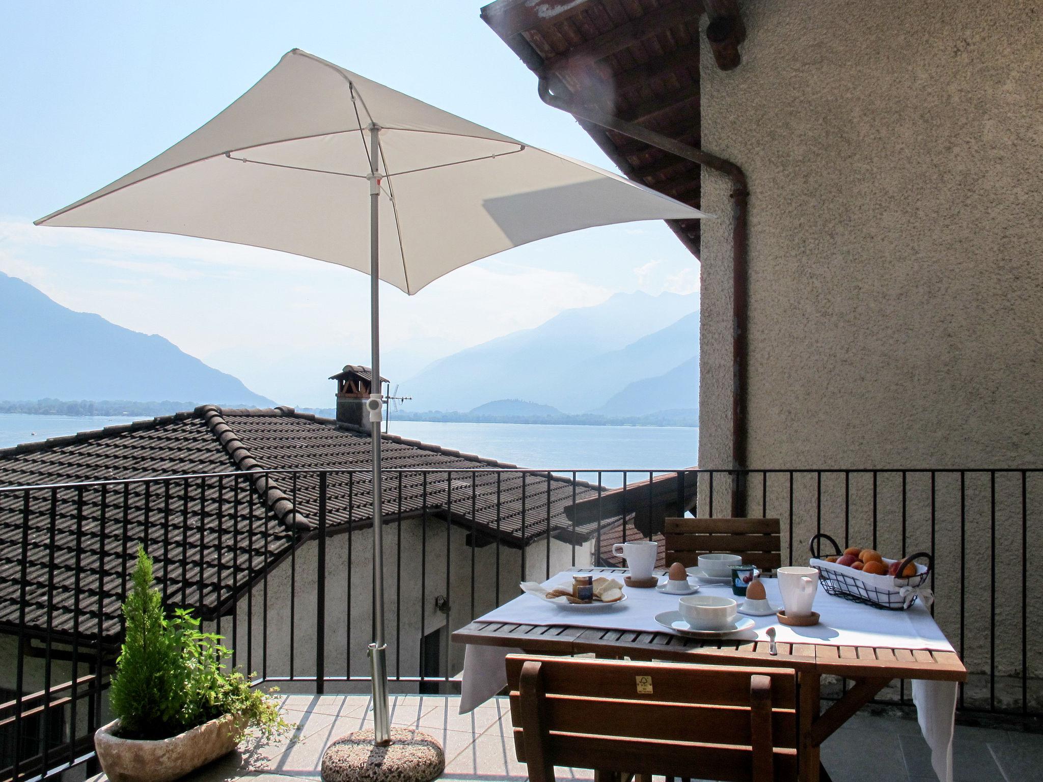 Foto 2 - Apartamento de 1 quarto em Gera Lario com terraço e vista para a montanha