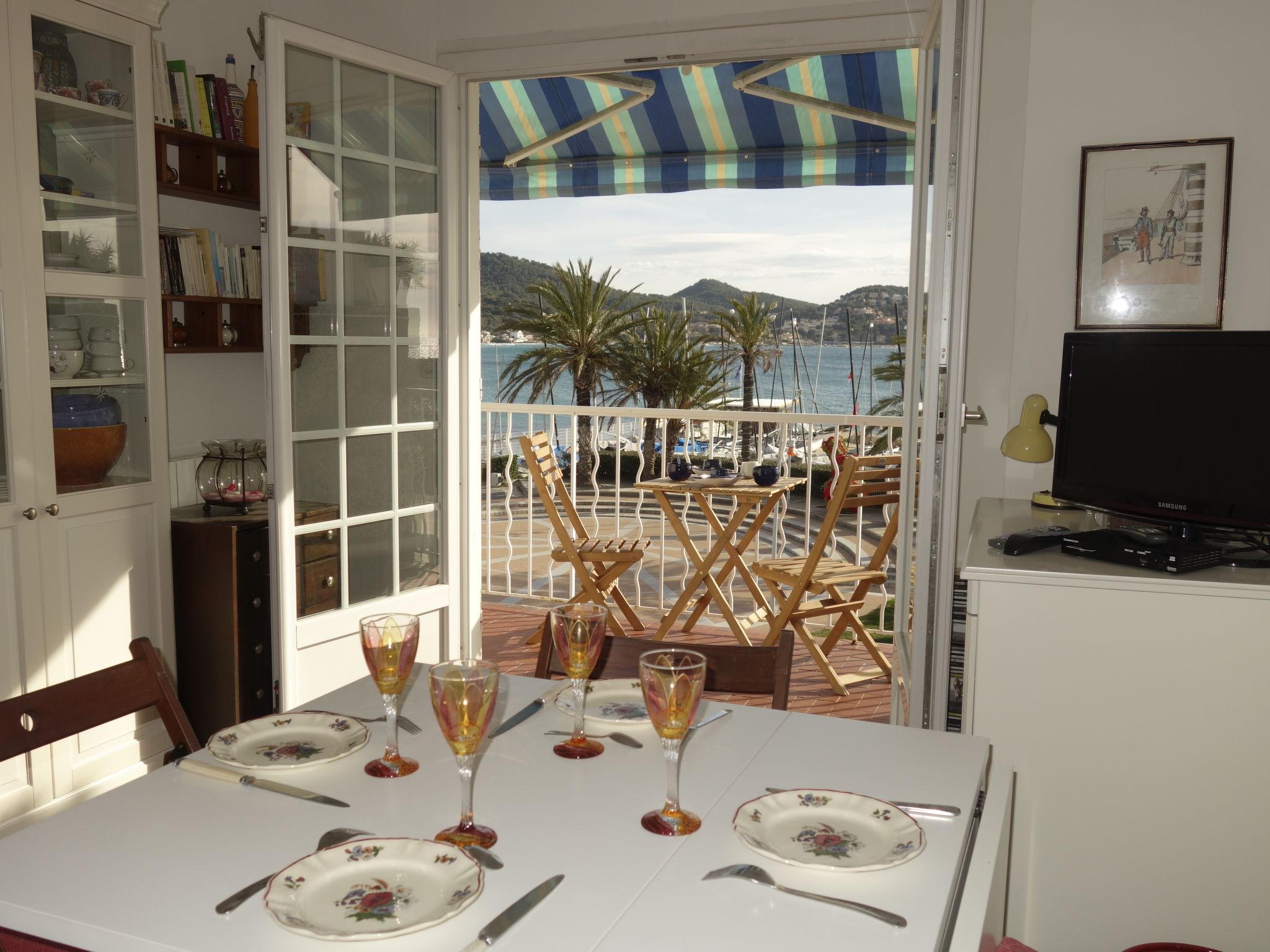 Photo 3 - 1 bedroom Apartment in Saint-Cyr-sur-Mer with terrace and sea view