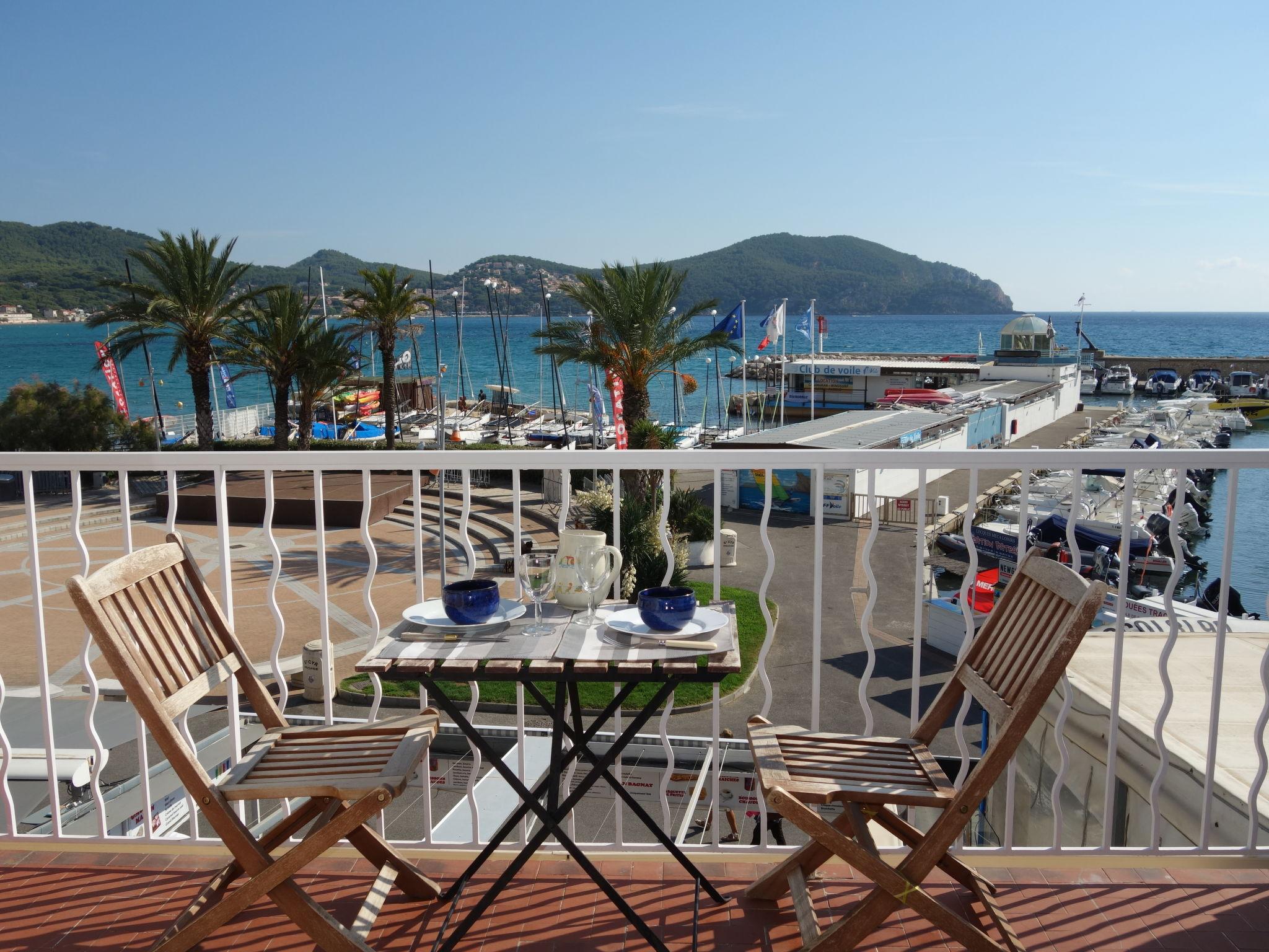 Photo 1 - Appartement de 2 chambres à Saint-Cyr-sur-Mer avec terrasse