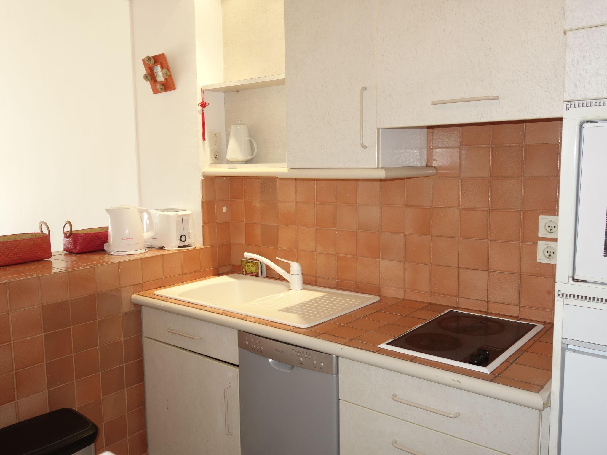 Photo 15 - 1 bedroom Apartment in Saint-Cyr-sur-Mer with terrace