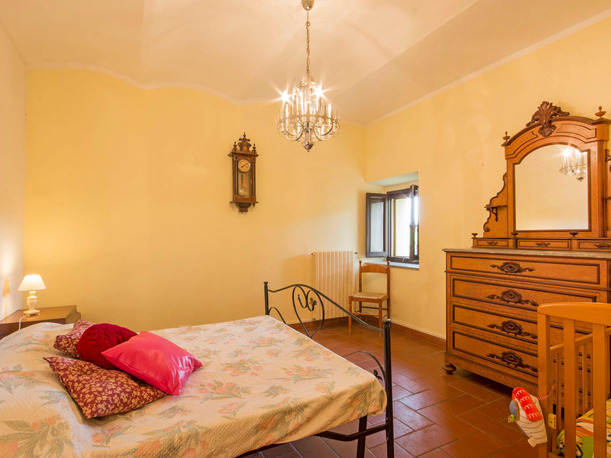 Foto 33 - Haus mit 8 Schlafzimmern in Volterra mit privater pool und garten