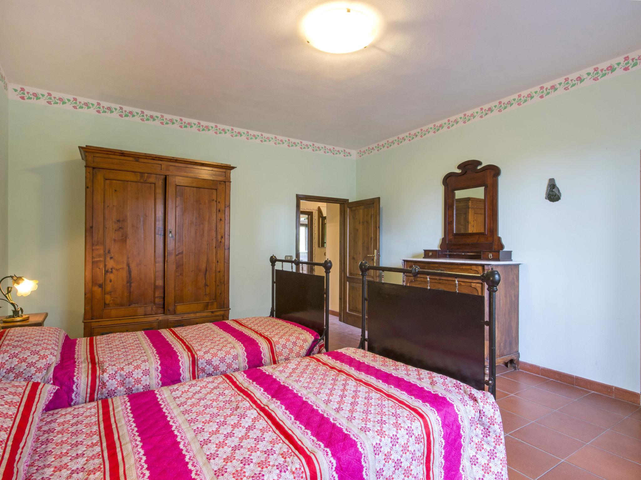 Foto 12 - Haus mit 8 Schlafzimmern in Volterra mit privater pool und garten