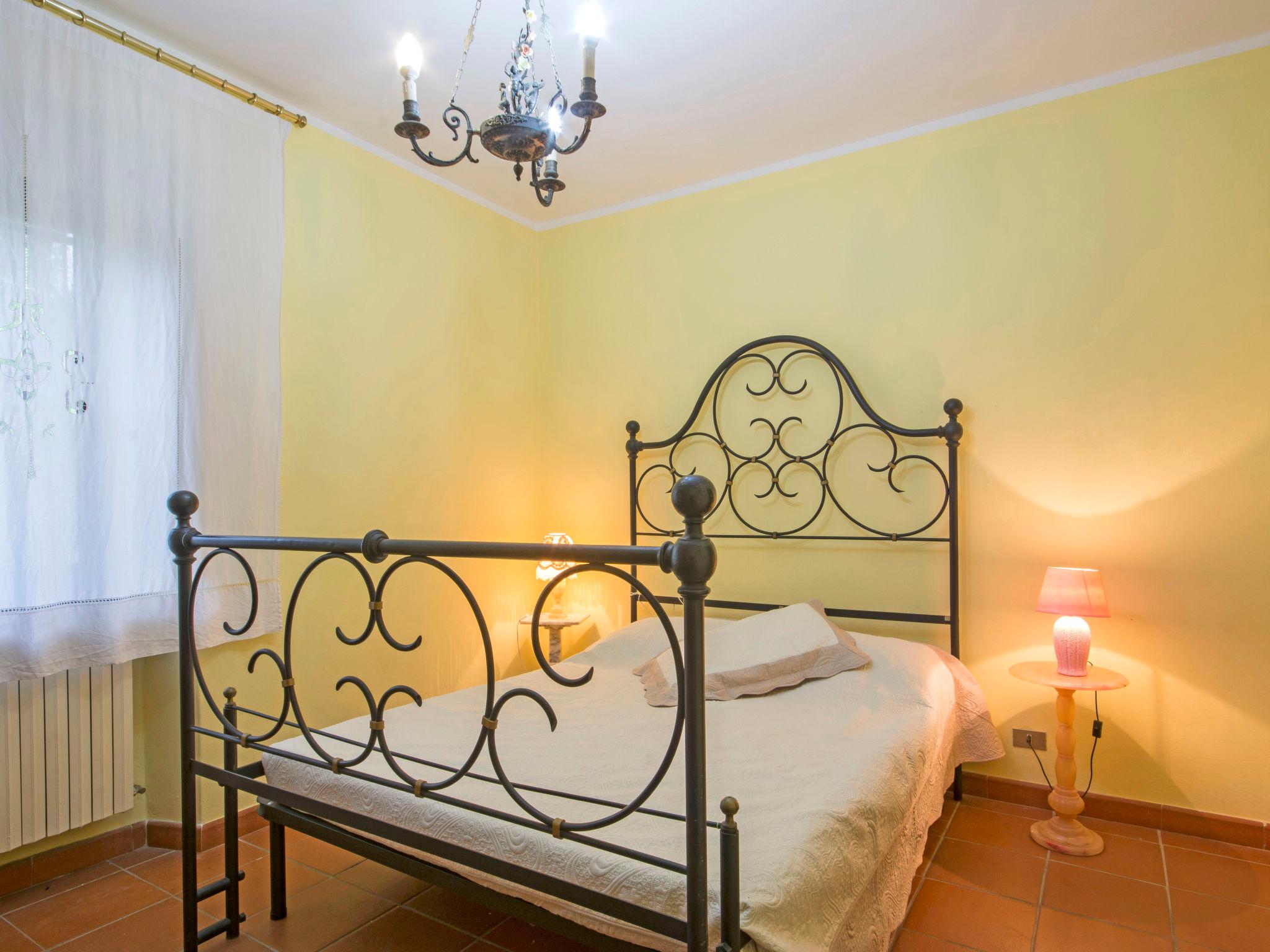 Foto 18 - Haus mit 8 Schlafzimmern in Volterra mit privater pool und garten