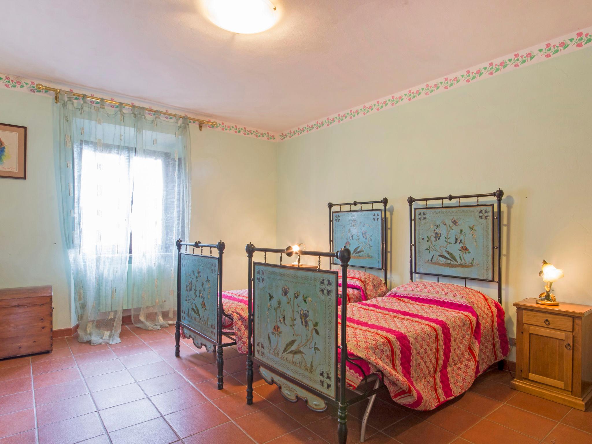 Foto 11 - Haus mit 8 Schlafzimmern in Volterra mit privater pool und garten