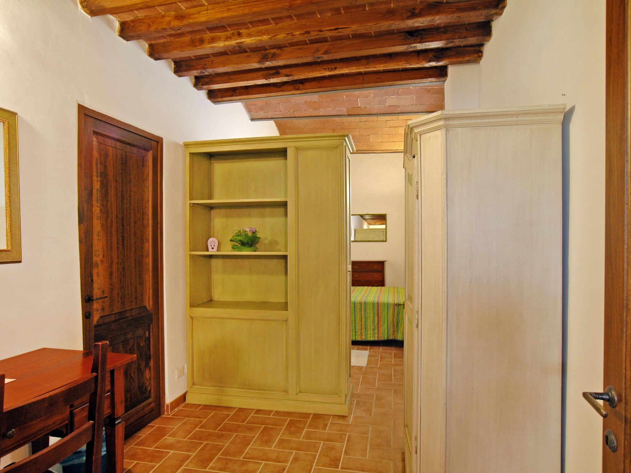 Photo 6 - 1 bedroom Apartment in Colle di Val d'Elsa with swimming pool and garden