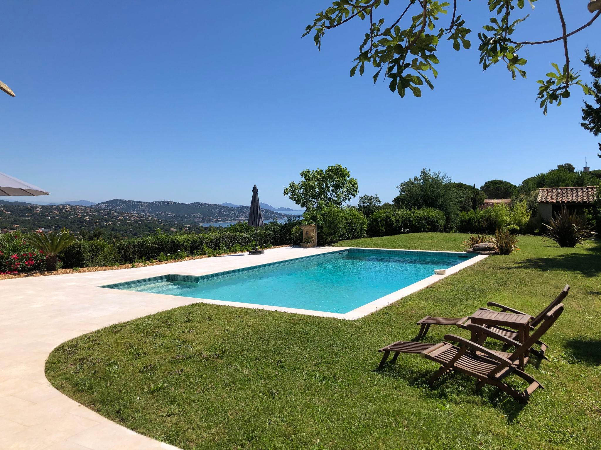 Foto 27 - Casa con 4 camere da letto a Sainte-Maxime con piscina privata e vista mare