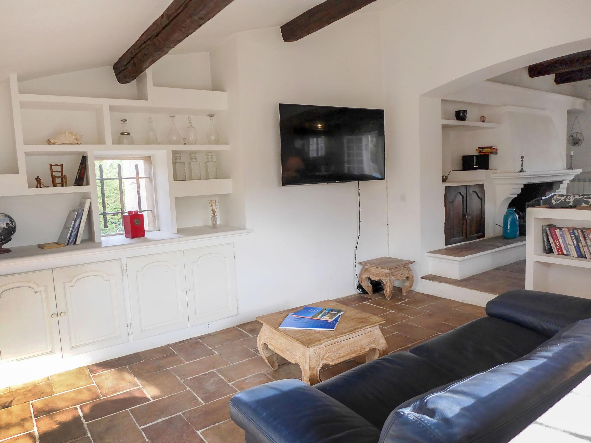 Photo 6 - 4 bedroom House in Sainte-Maxime with private pool and sea view