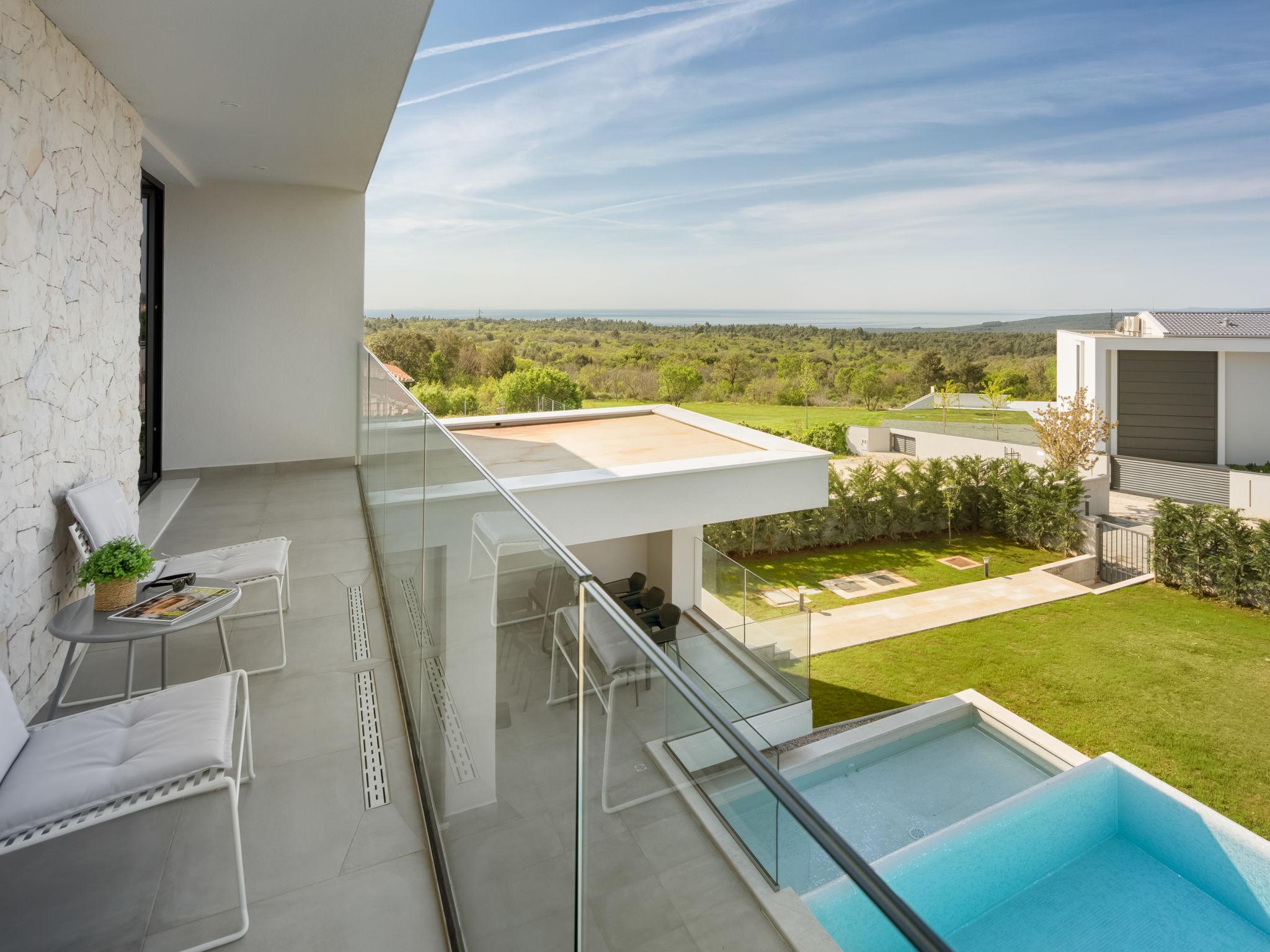 Photo 22 - Maison de 3 chambres à Raša avec piscine privée et vues à la mer