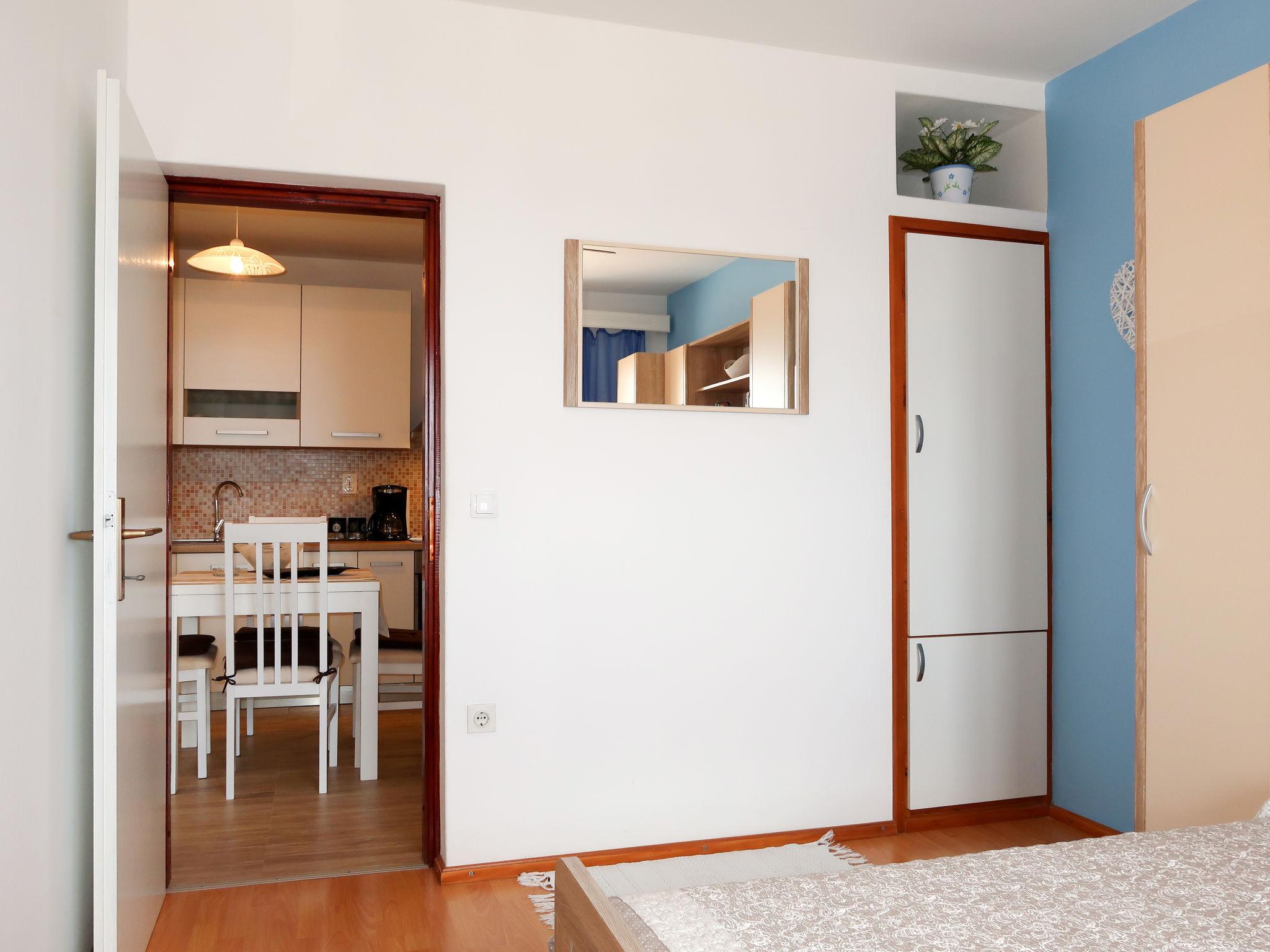 Photo 7 - Appartement de 2 chambres à Blato avec terrasse et vues à la mer