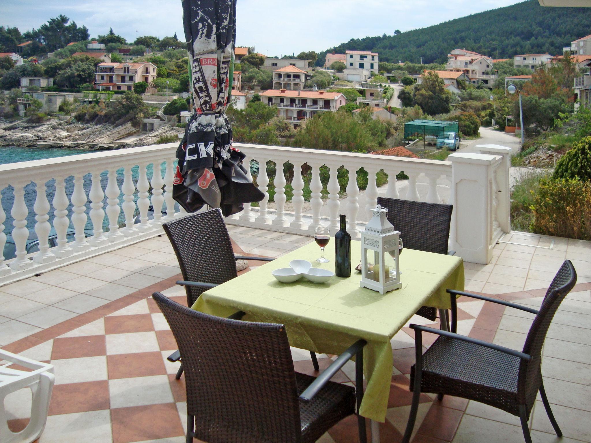 Foto 12 - Apartamento de 2 quartos em Blato com terraço e vistas do mar