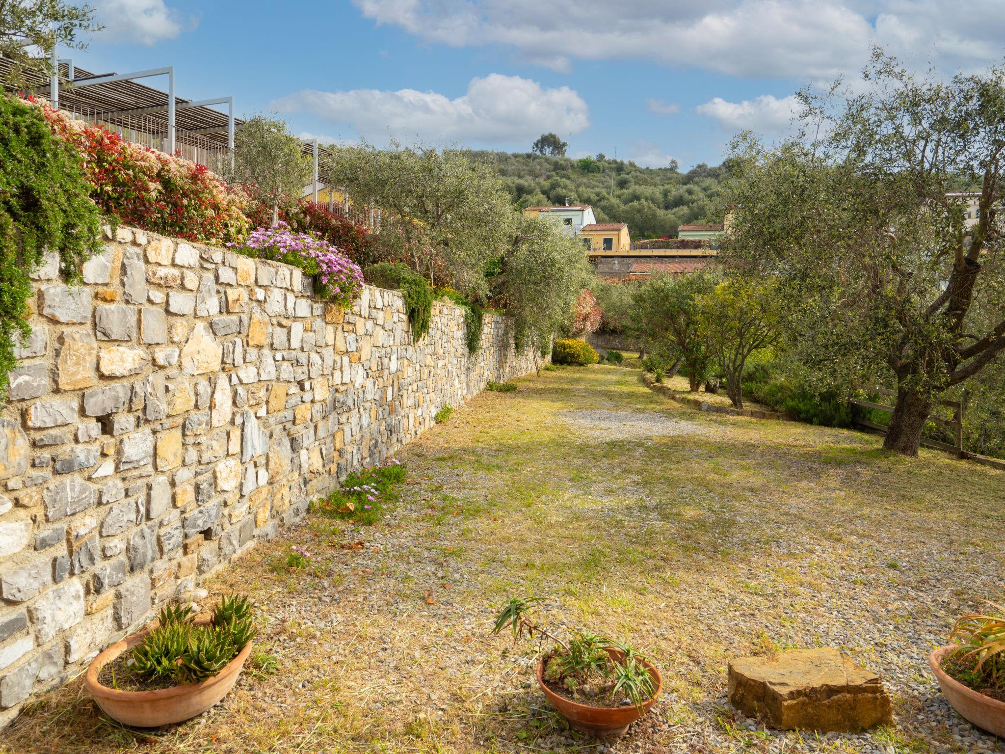 Photo 26 - Maison de 4 chambres à Civezza avec jardin et terrasse