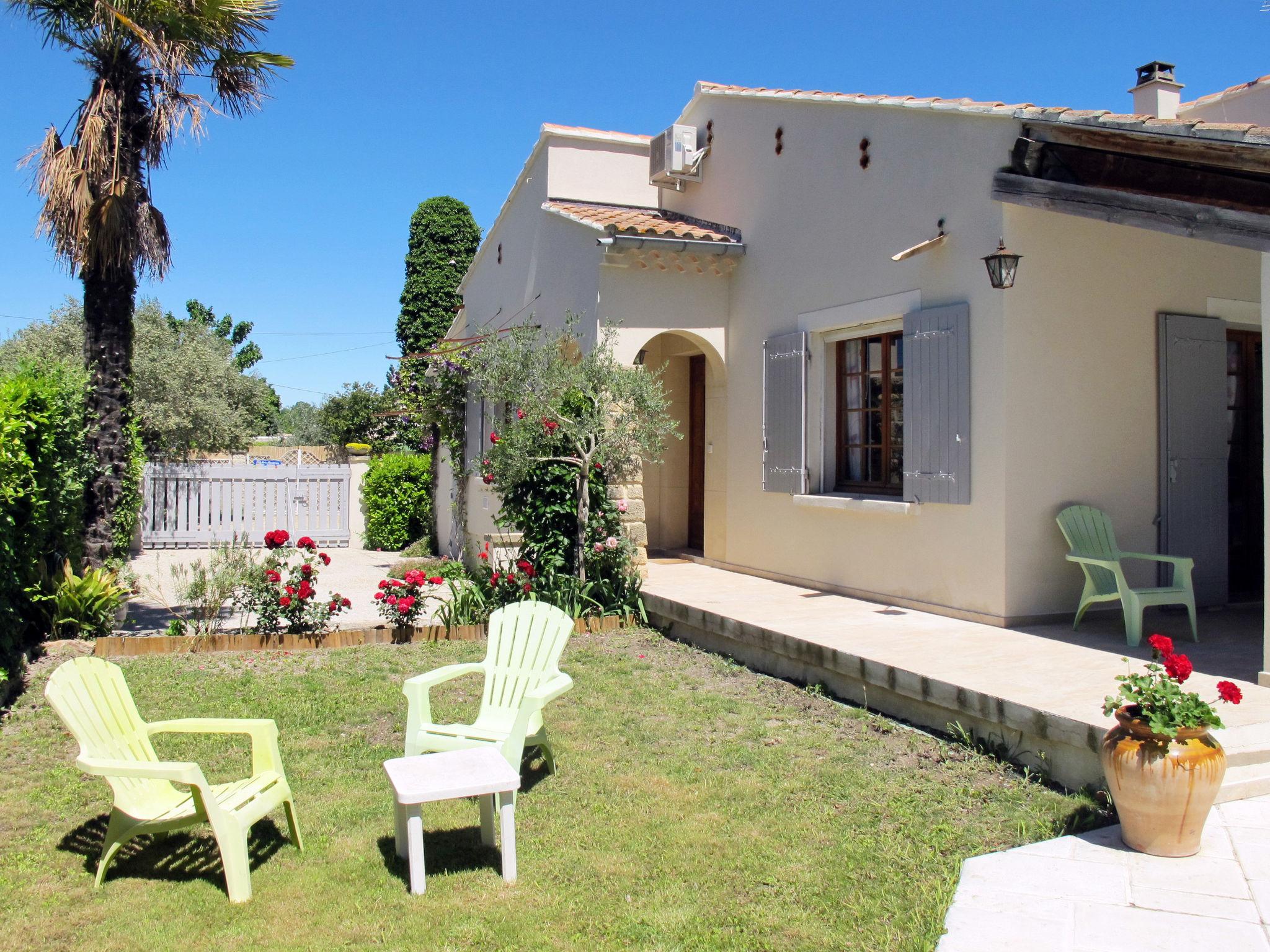 Foto 2 - Casa con 5 camere da letto a L'Isle-sur-la-Sorgue con piscina privata e giardino