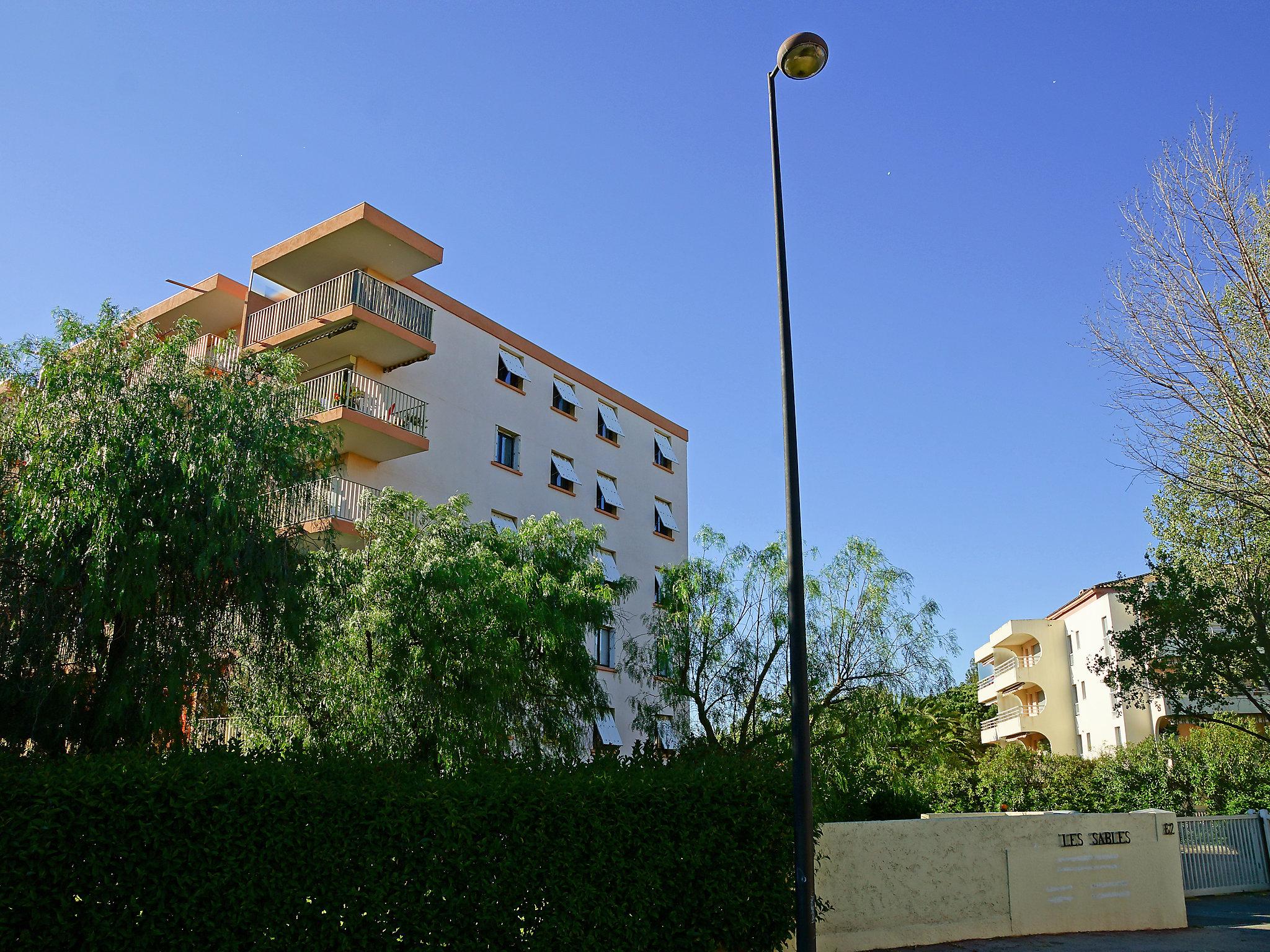 Foto 19 - Apartamento de 1 habitación en Fréjus con jardín y vistas al mar