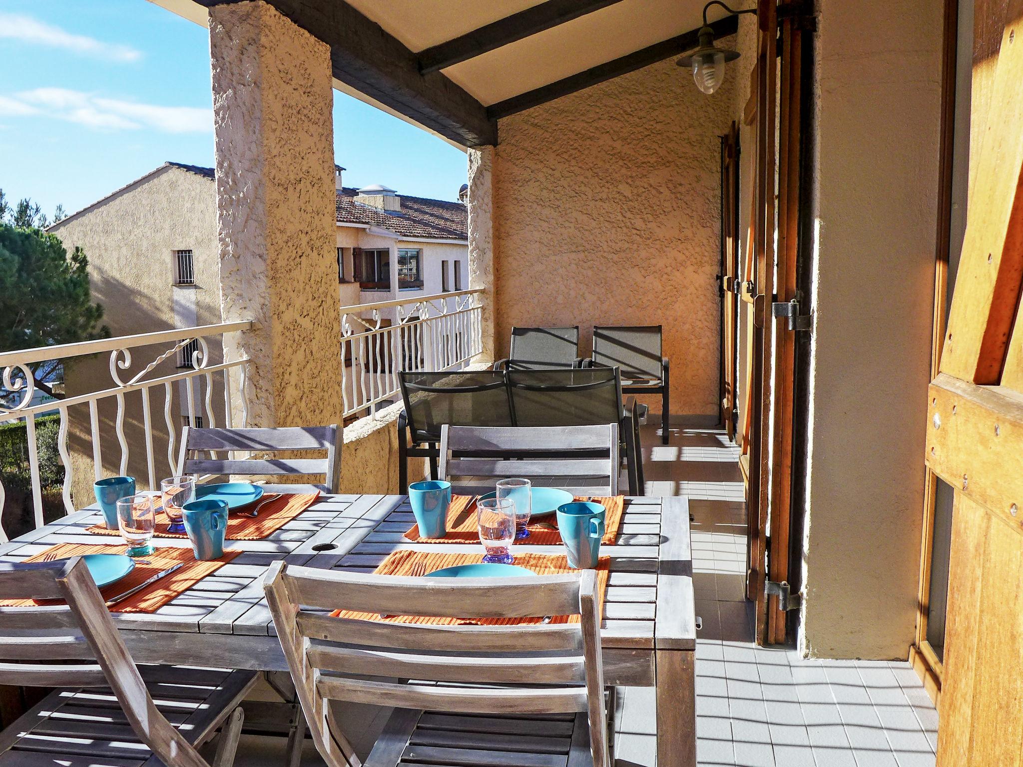 Photo 1 - Appartement de 2 chambres à Six-Fours-les-Plages avec terrasse et vues à la mer