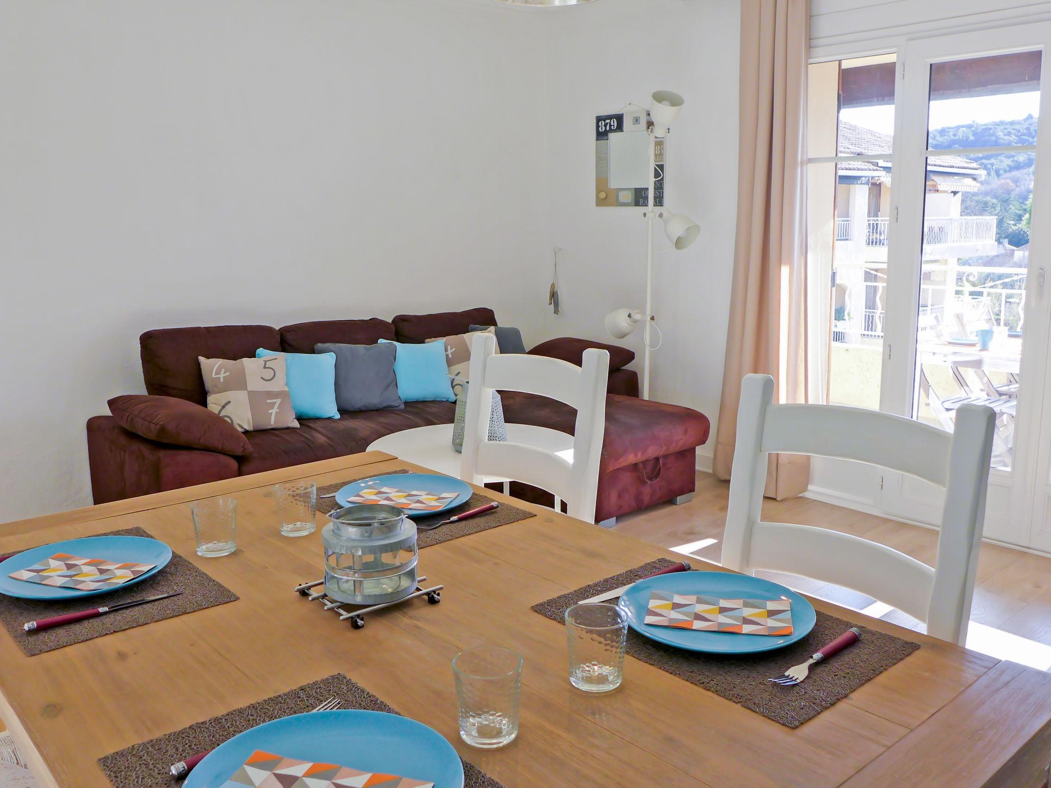 Foto 6 - Apartment mit 2 Schlafzimmern in Six-Fours-les-Plages mit terrasse und blick aufs meer