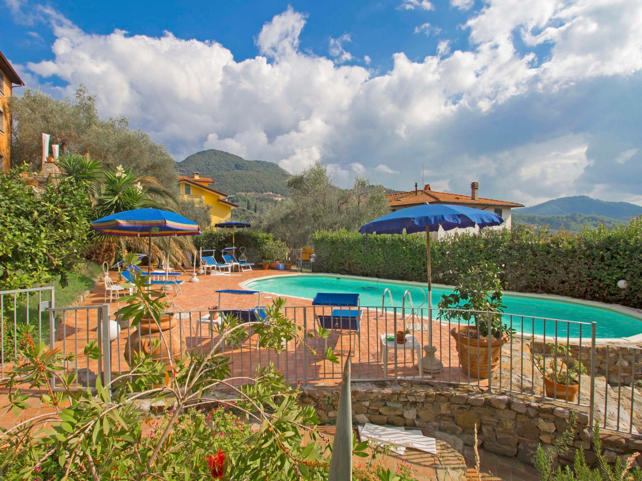 Photo 2 - Maison de 5 chambres à Massarosa avec piscine et vues à la mer