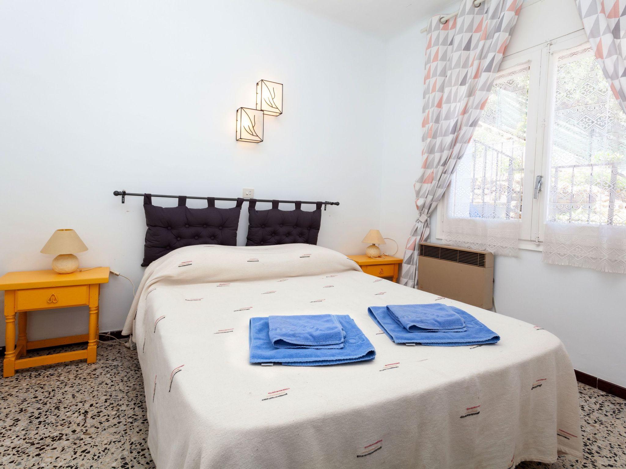 Foto 4 - Apartment mit 2 Schlafzimmern in Llançà mit garten und blick aufs meer