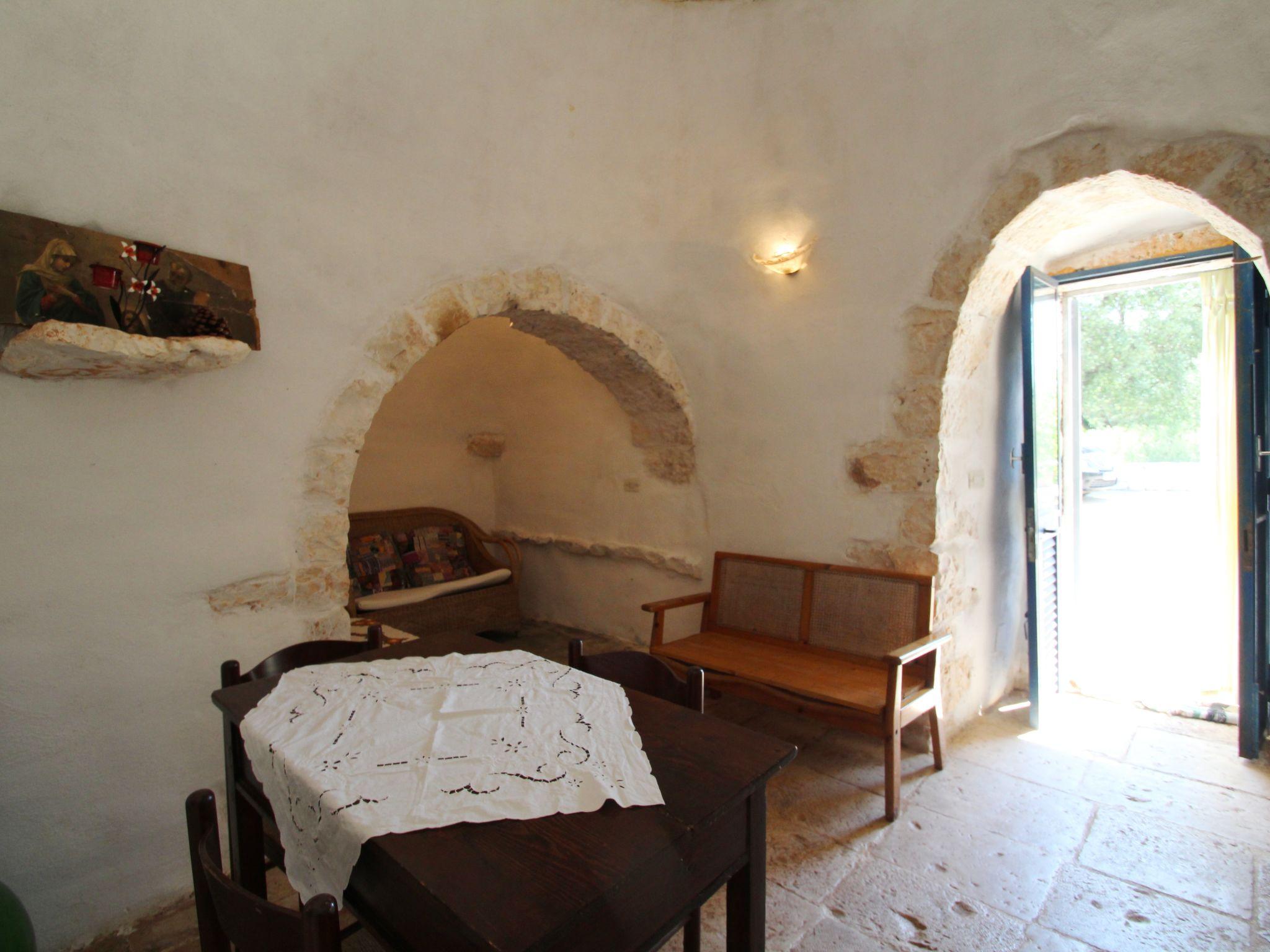 Photo 8 - Maison de 1 chambre à Ceglie Messapica avec jardin et vues à la mer