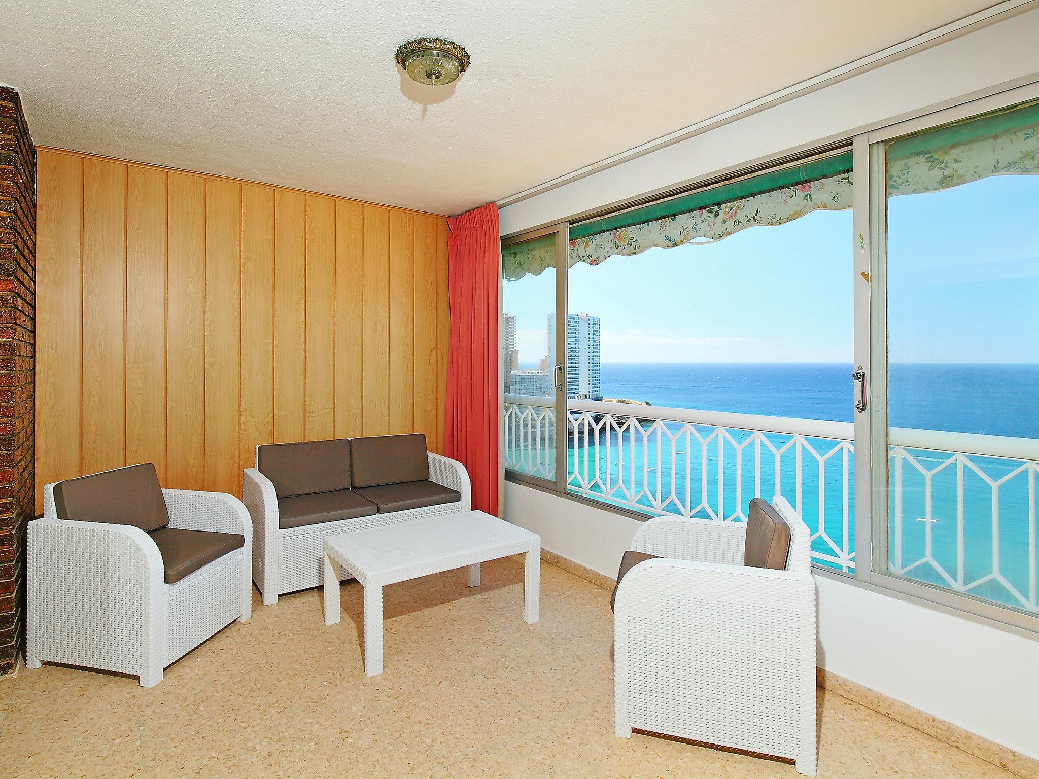 Foto 2 - Apartamento de 2 habitaciones en Benidorm con piscina y terraza