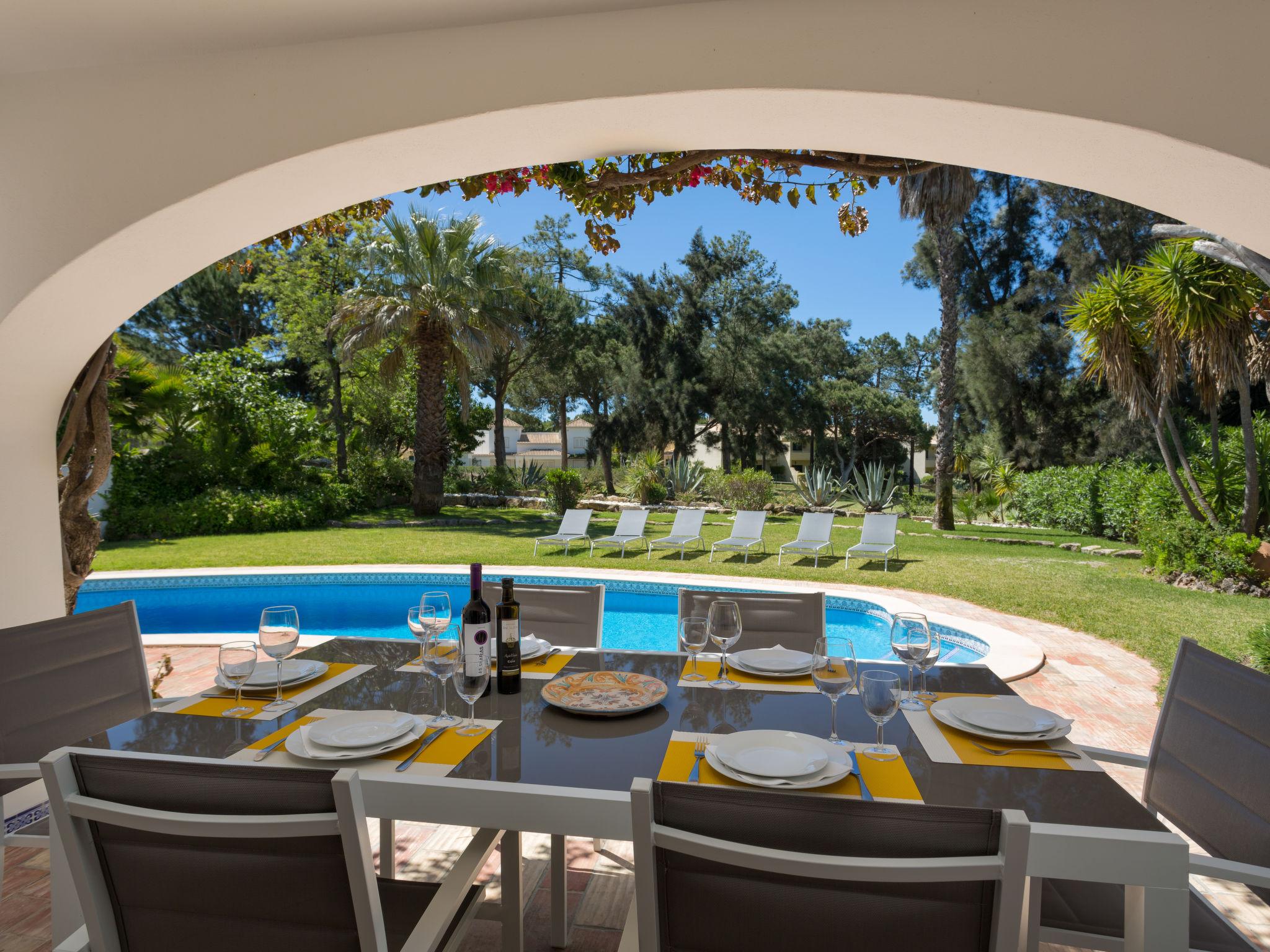 Foto 2 - Casa de 4 habitaciones en Loulé con piscina privada y jardín